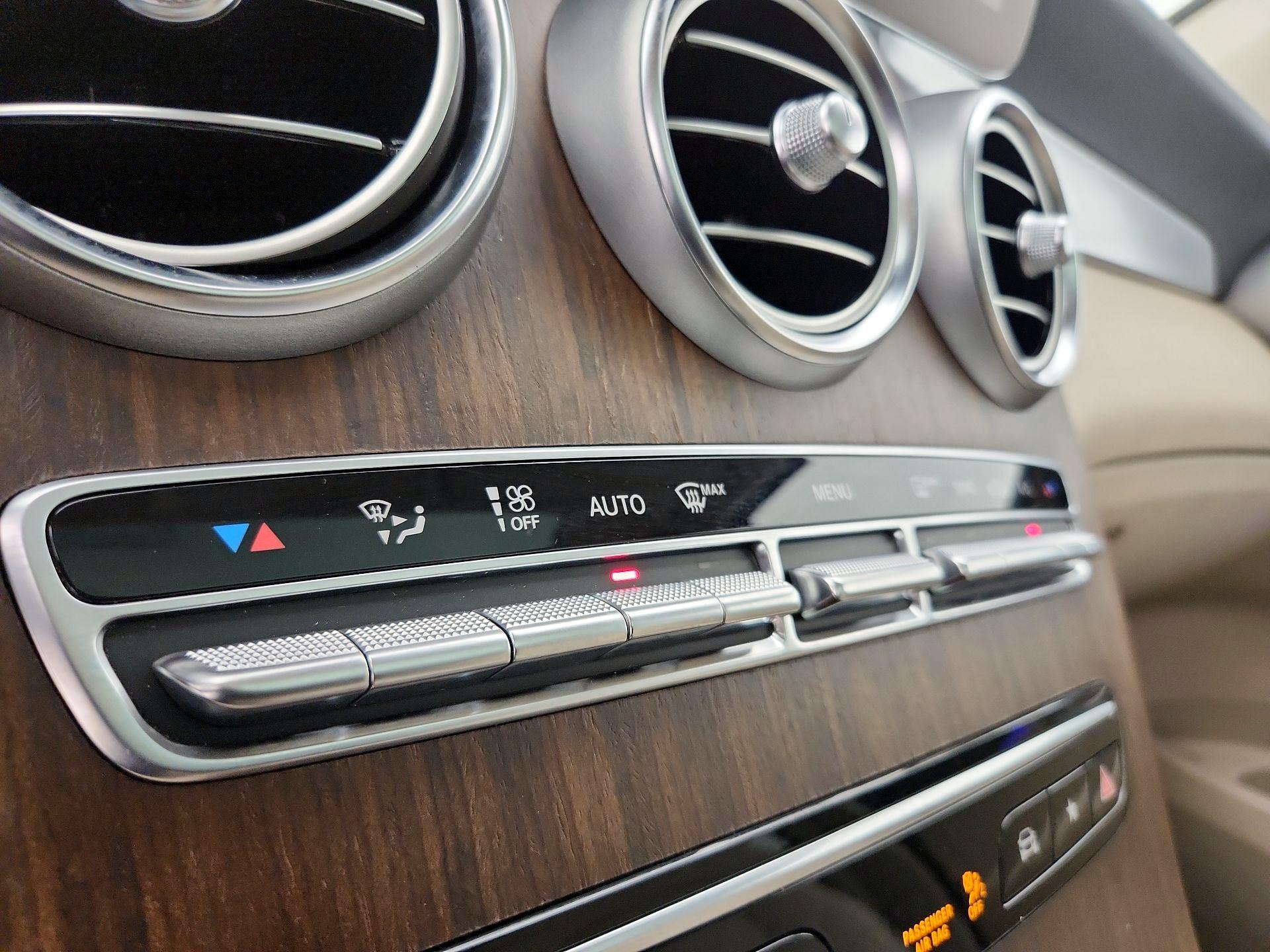 Thumbnail: 2022 Mercedes-Benz GLC - 16