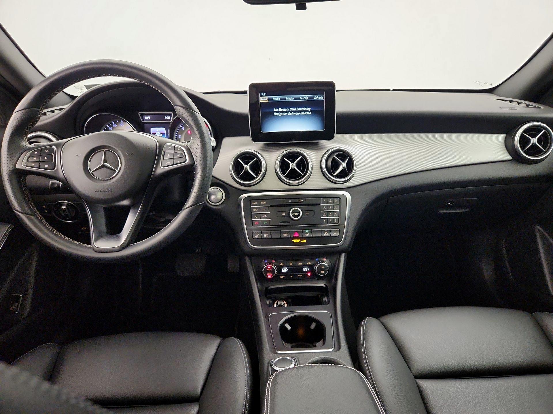 Thumbnail: 2017 Mercedes-Benz GLA - 9