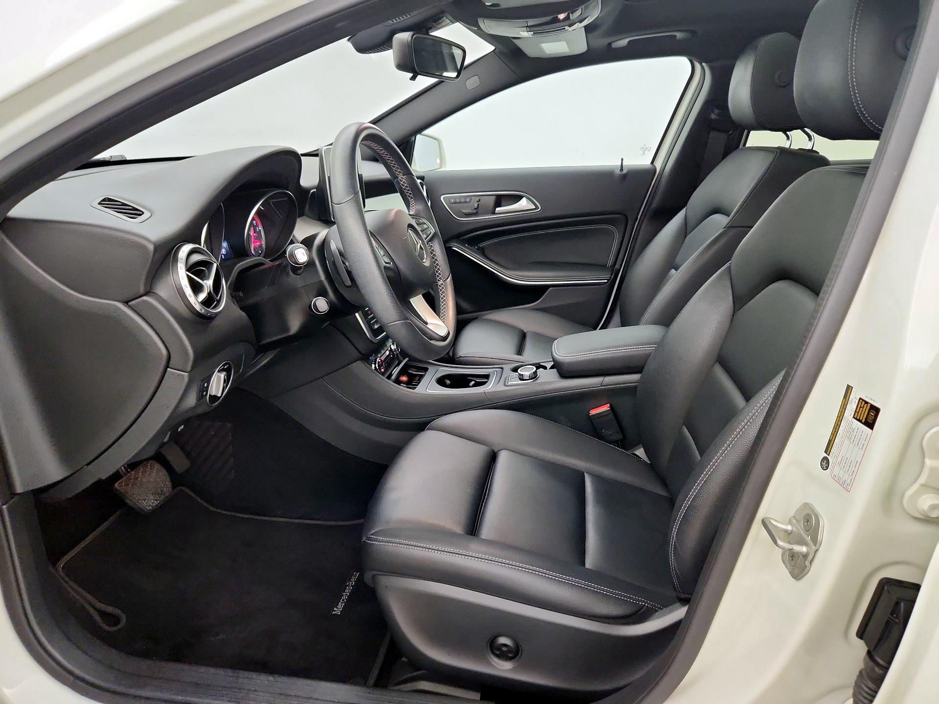 Thumbnail: 2017 Mercedes-Benz GLA - 11