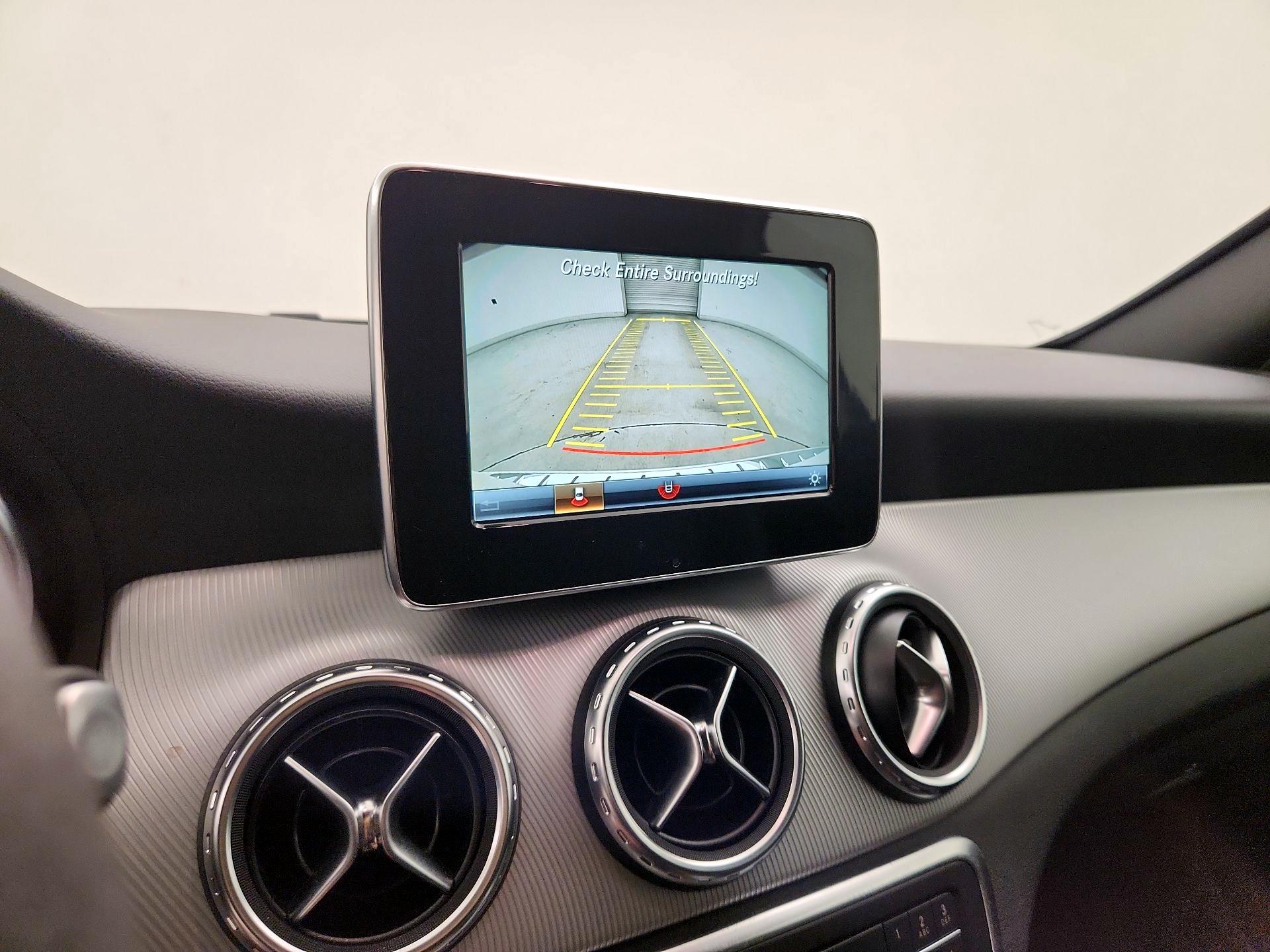 Thumbnail: 2017 Mercedes-Benz GLA - 15