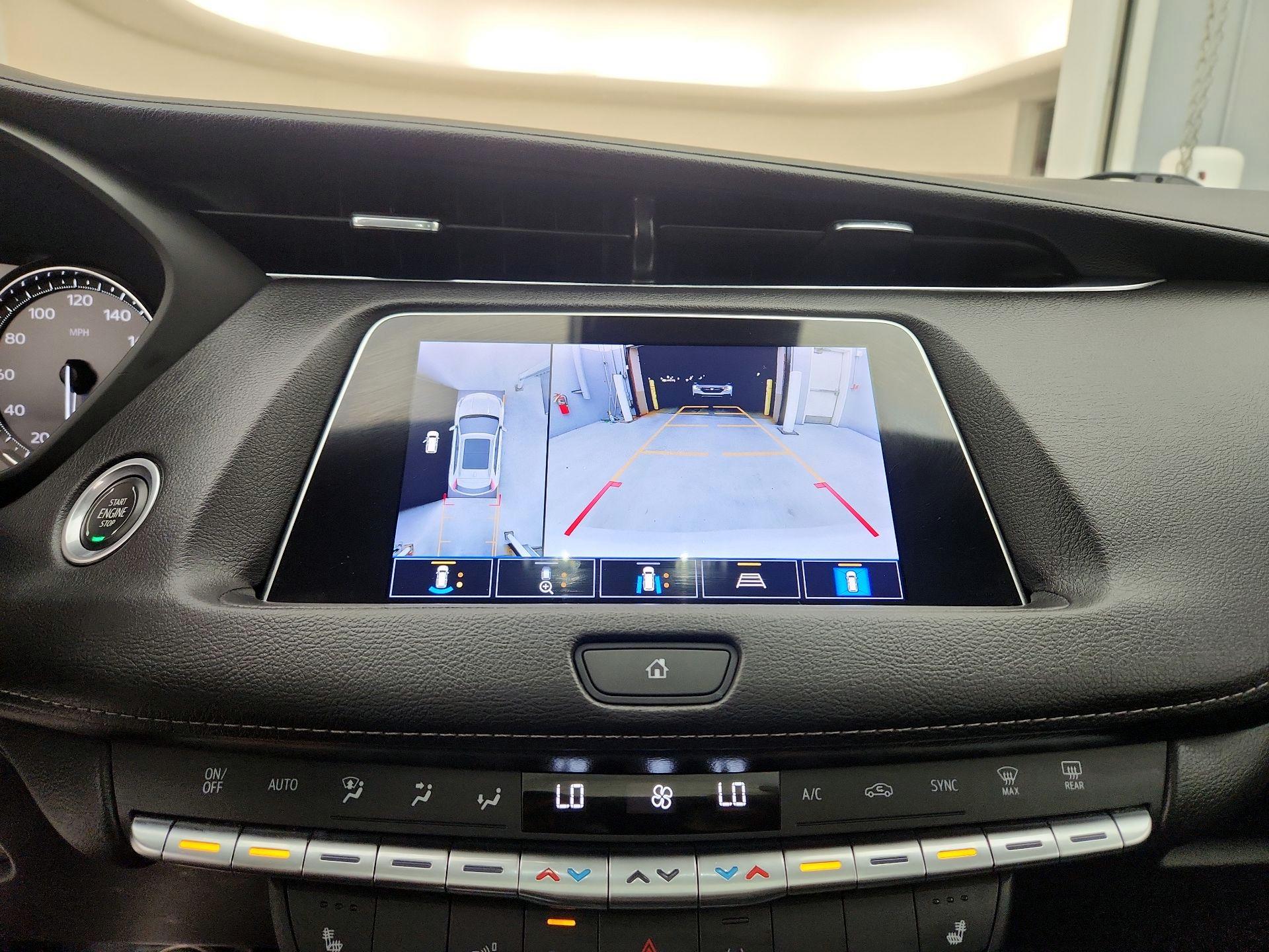 Thumbnail: 2022 Cadillac XT4 - 14