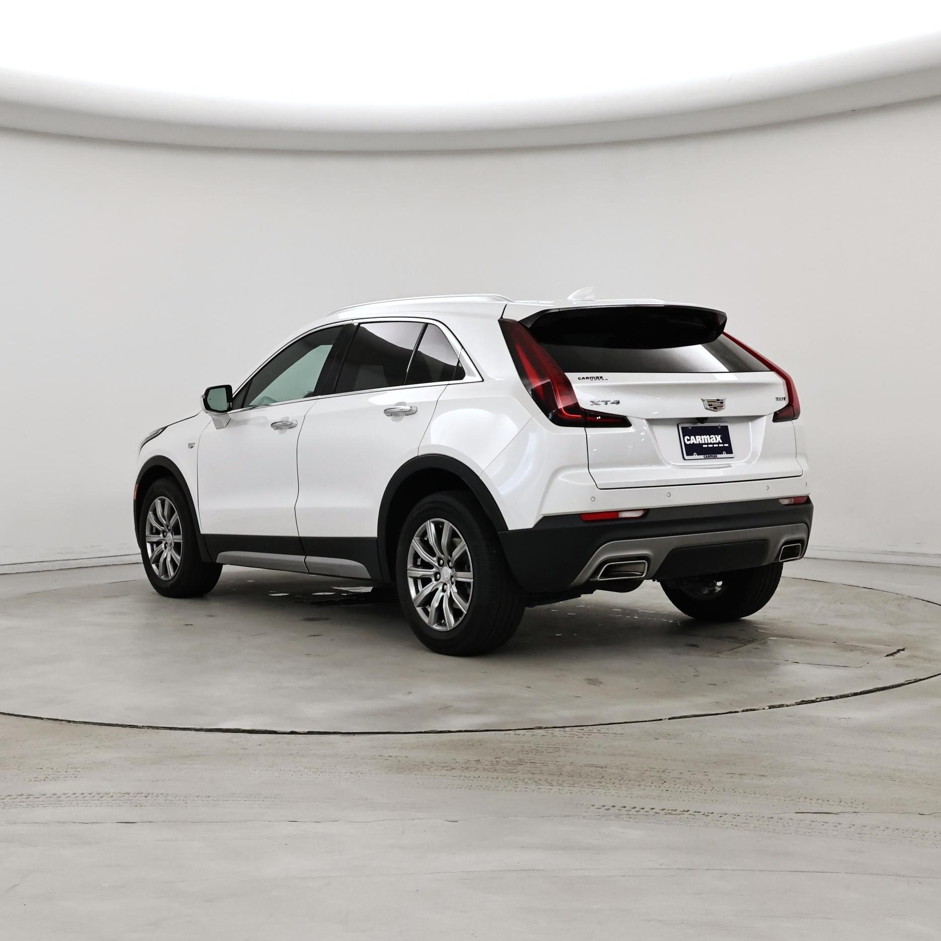 Thumbnail: 2022 Cadillac XT4 - 2
