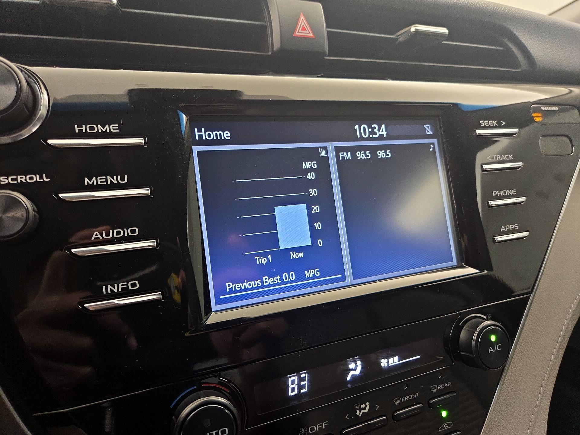 Thumbnail: 2018 Toyota Camry - 15