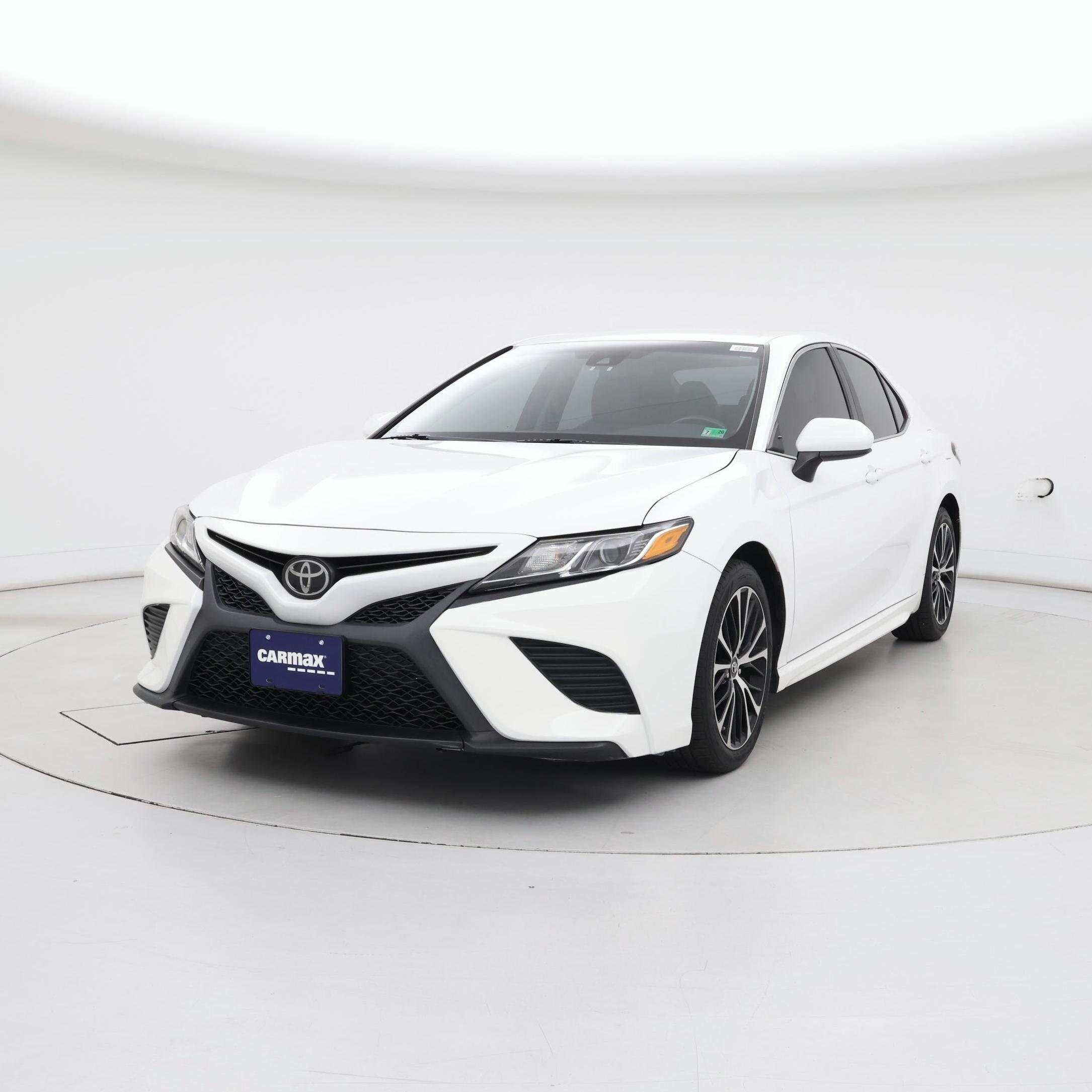 Thumbnail: 2018 Toyota Camry - 4