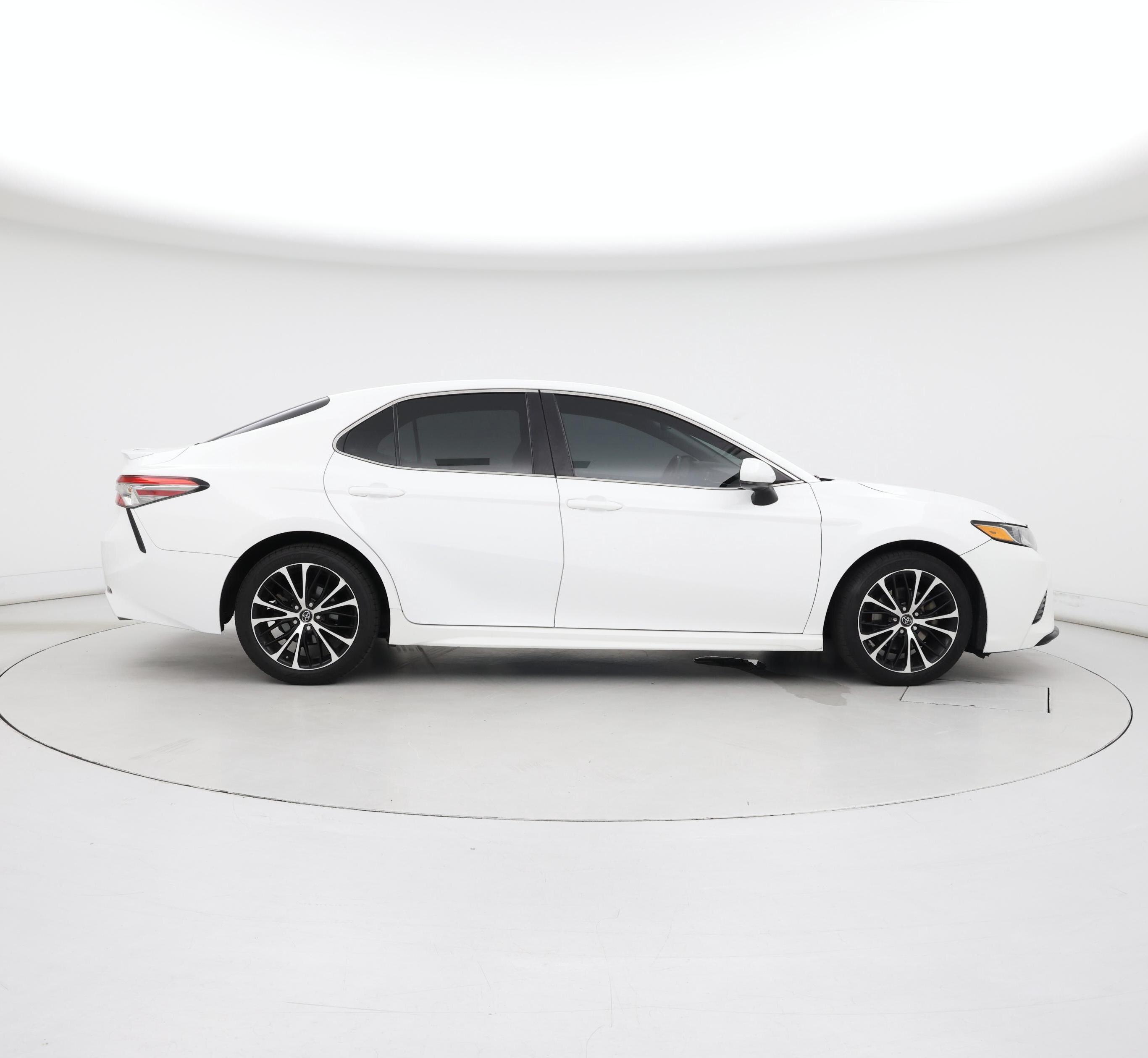 Thumbnail: 2018 Toyota Camry - 7