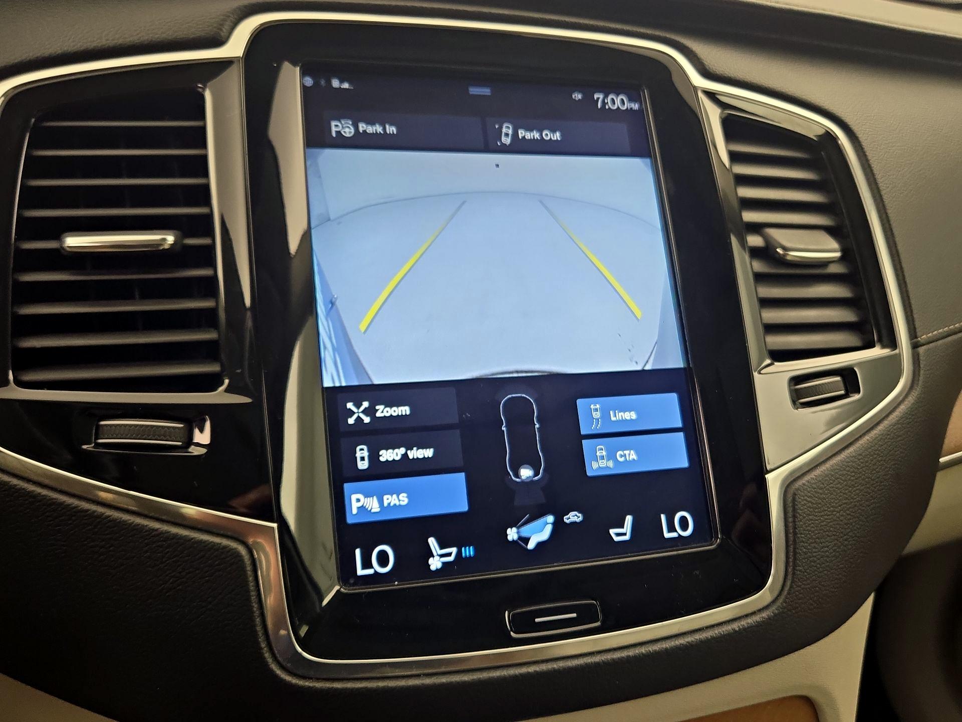 Thumbnail: 2018 Volvo XC90 - 15