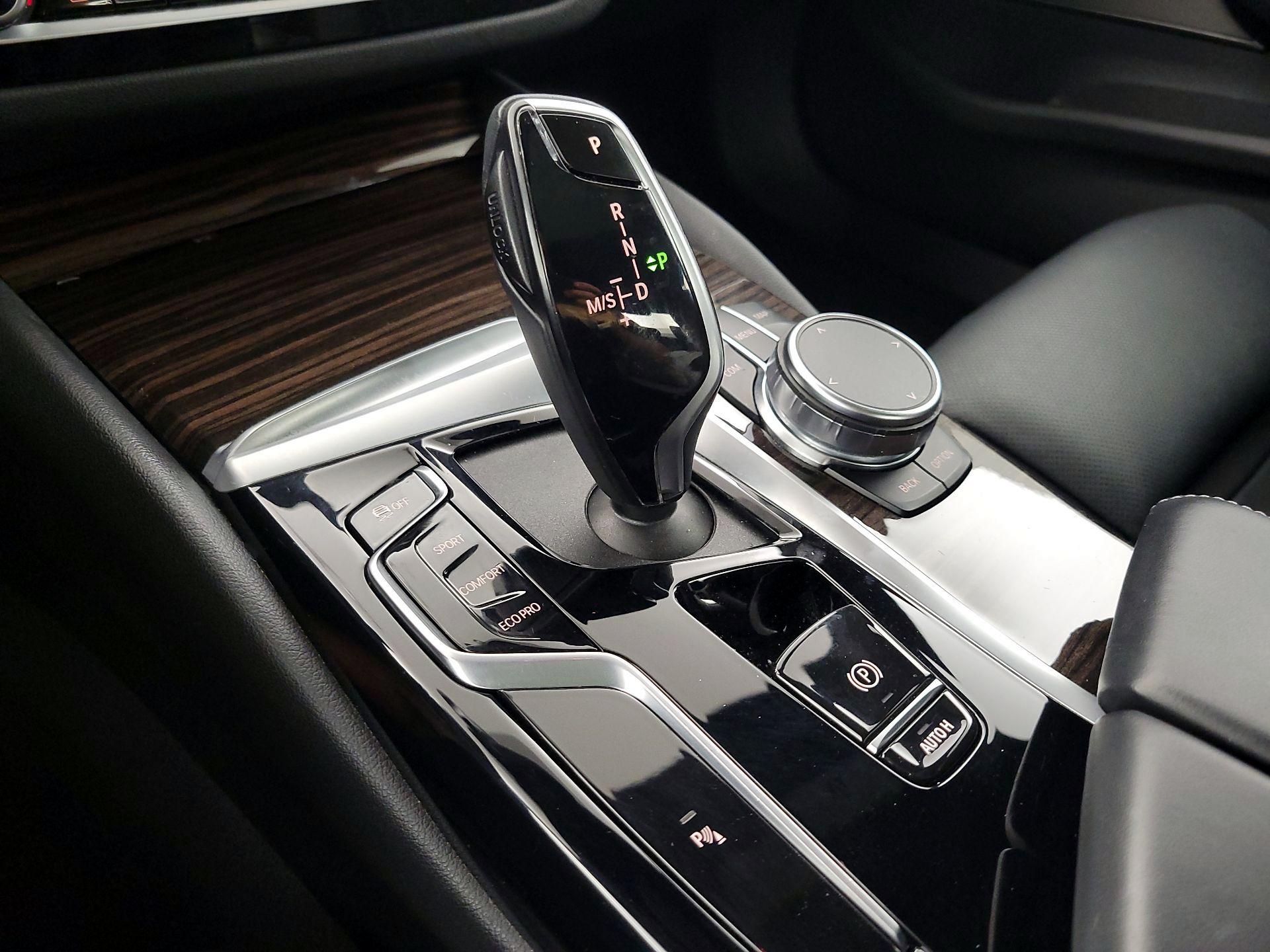 Thumbnail: 2022 BMW 5 Series - 18