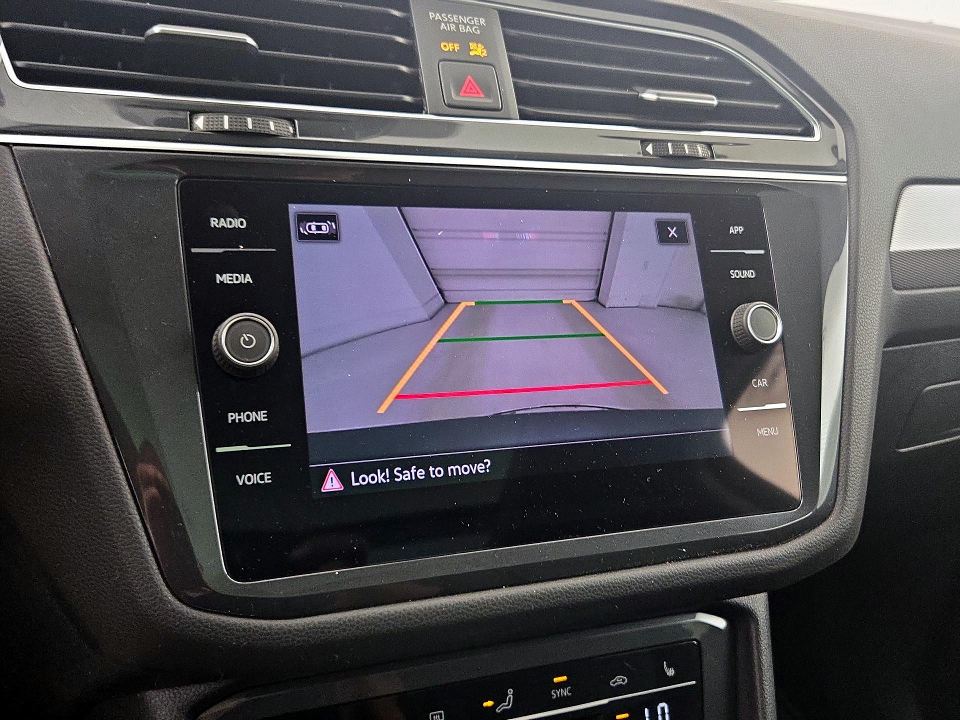 Thumbnail: 2022 Volkswagen Tiguan - 14