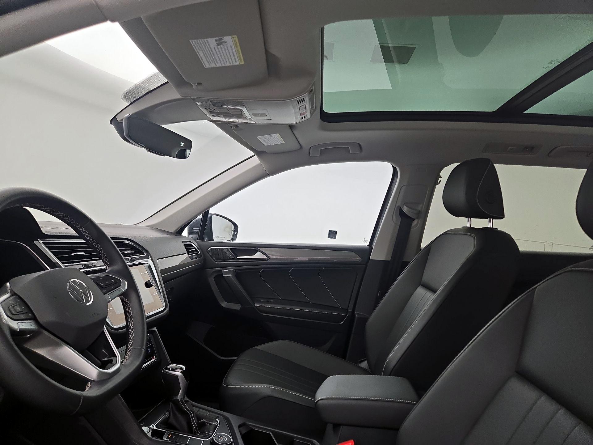Thumbnail: 2022 Volkswagen Tiguan - 19