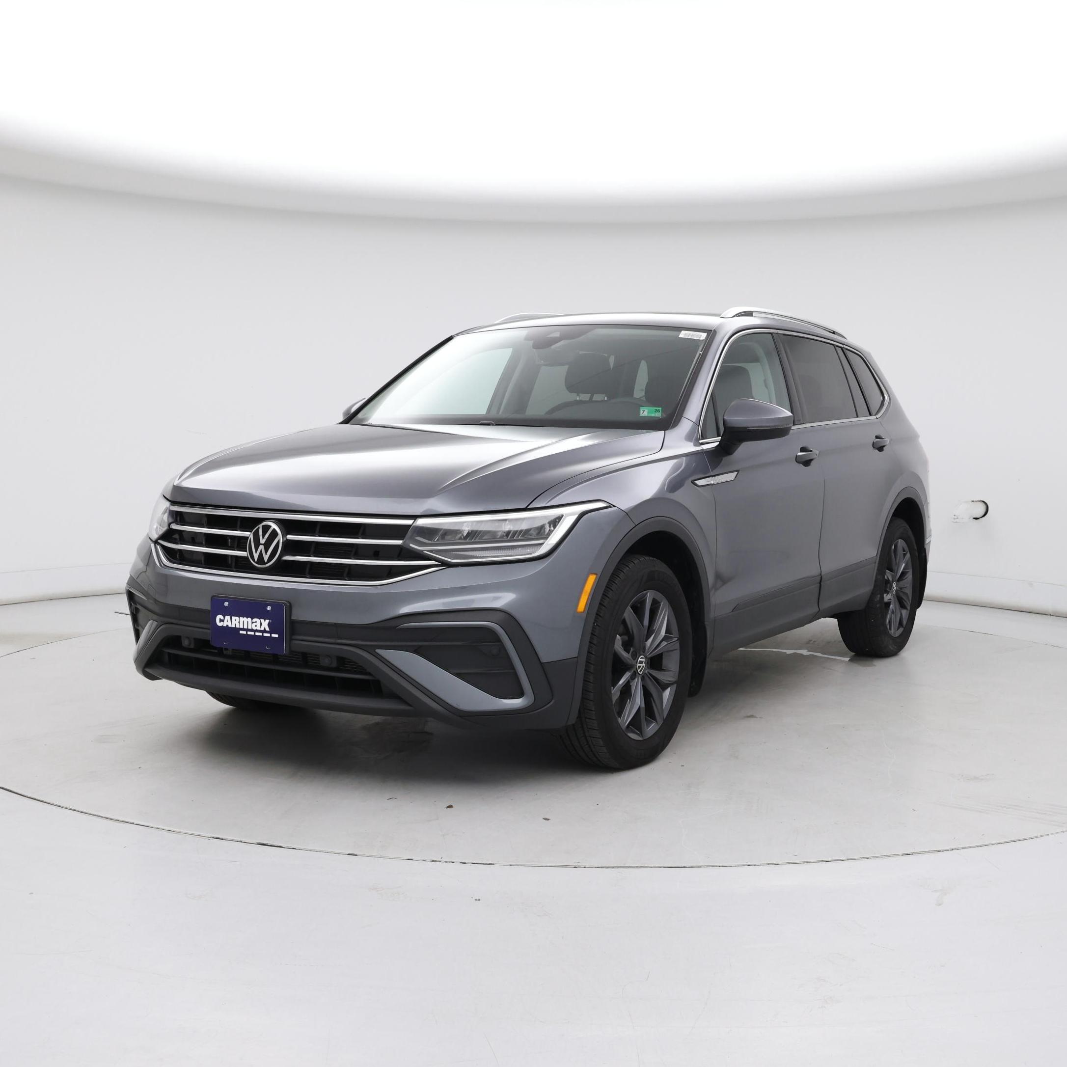 Thumbnail: 2022 Volkswagen Tiguan - 4