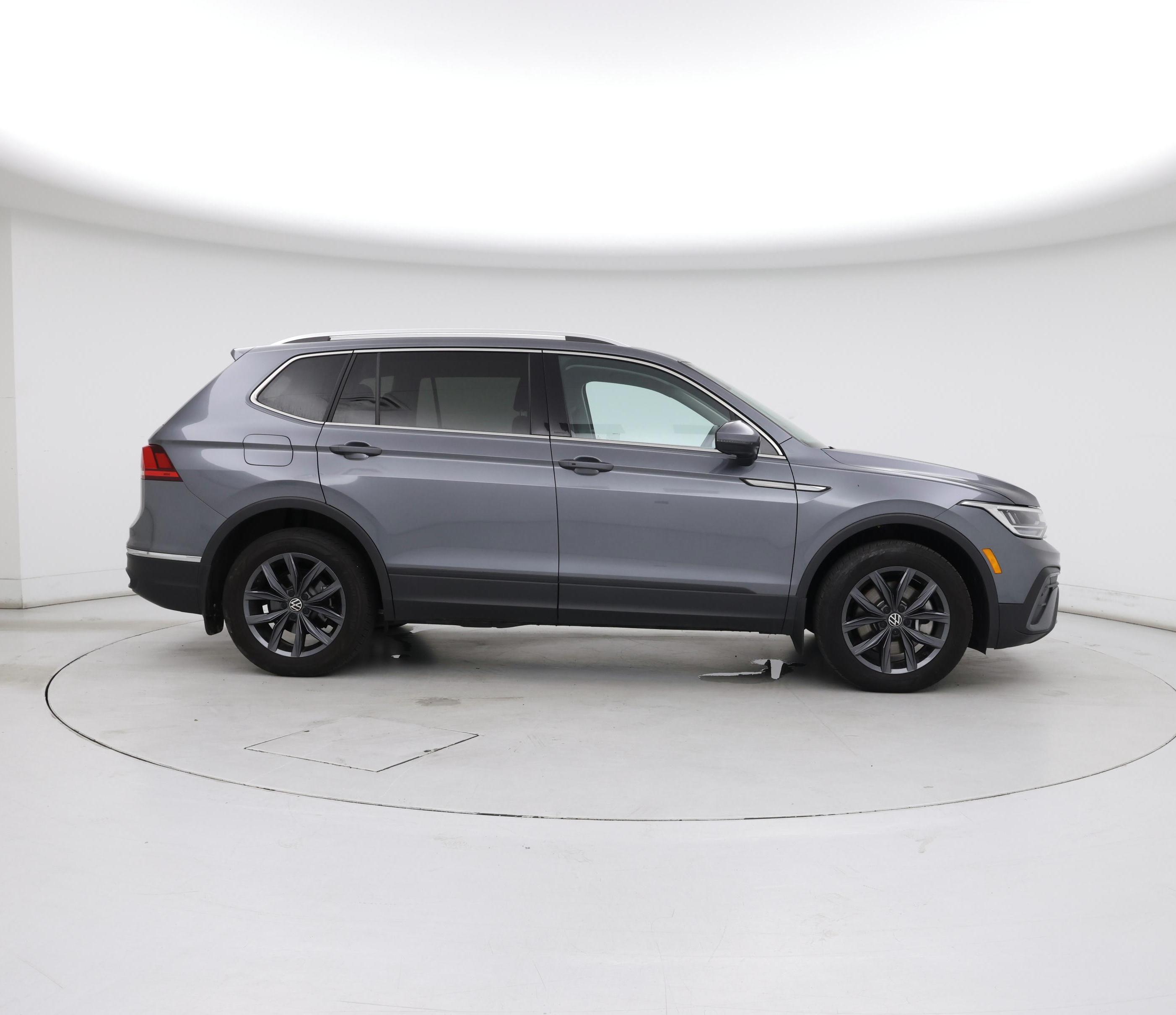 Thumbnail: 2022 Volkswagen Tiguan - 7