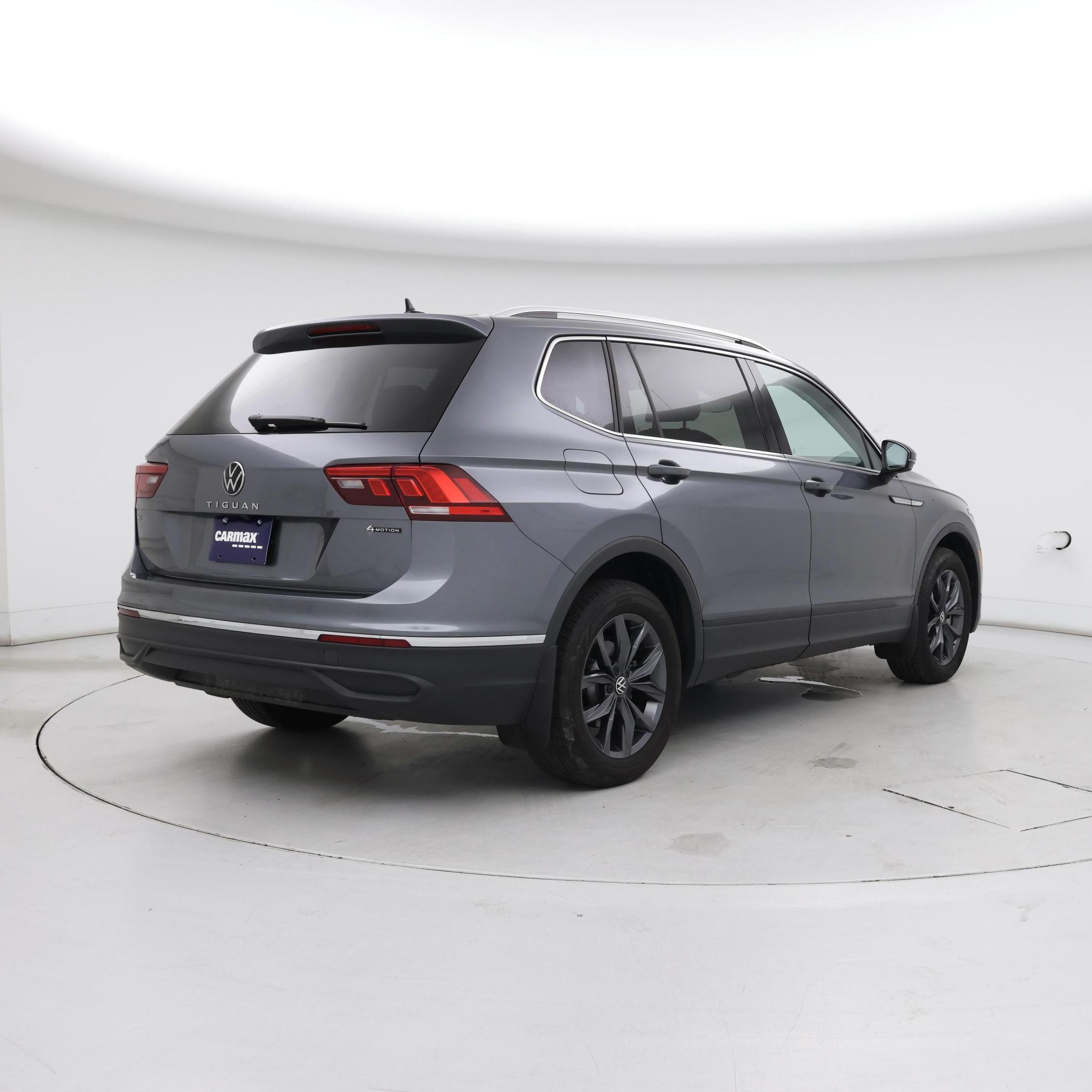 Thumbnail: 2022 Volkswagen Tiguan - 8