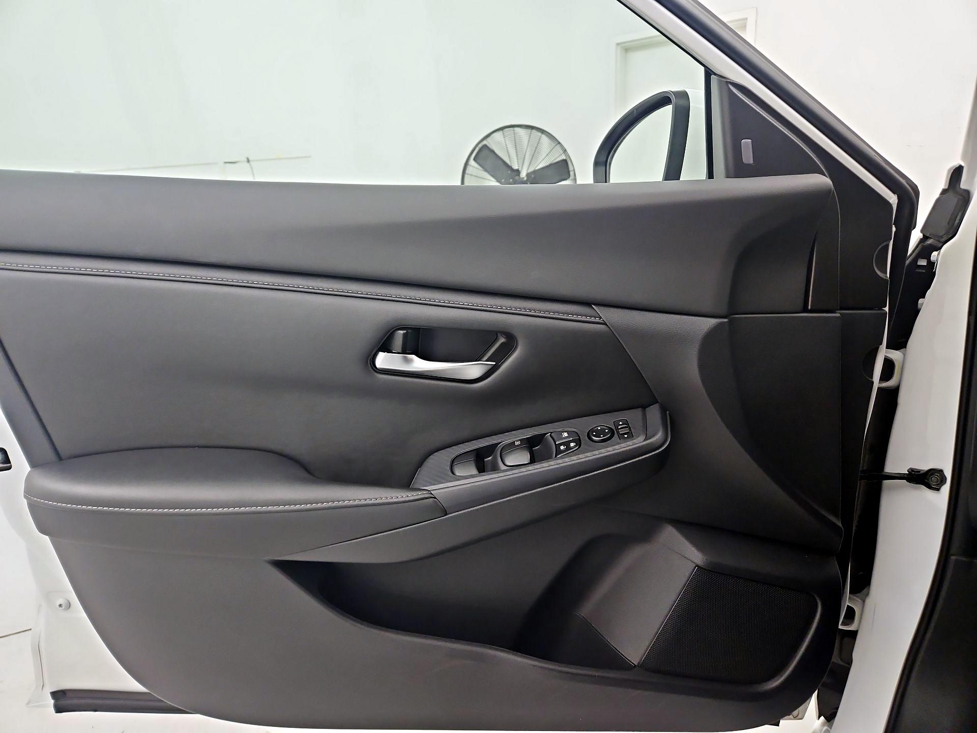 Thumbnail: 2023 Nissan Sentra - 12