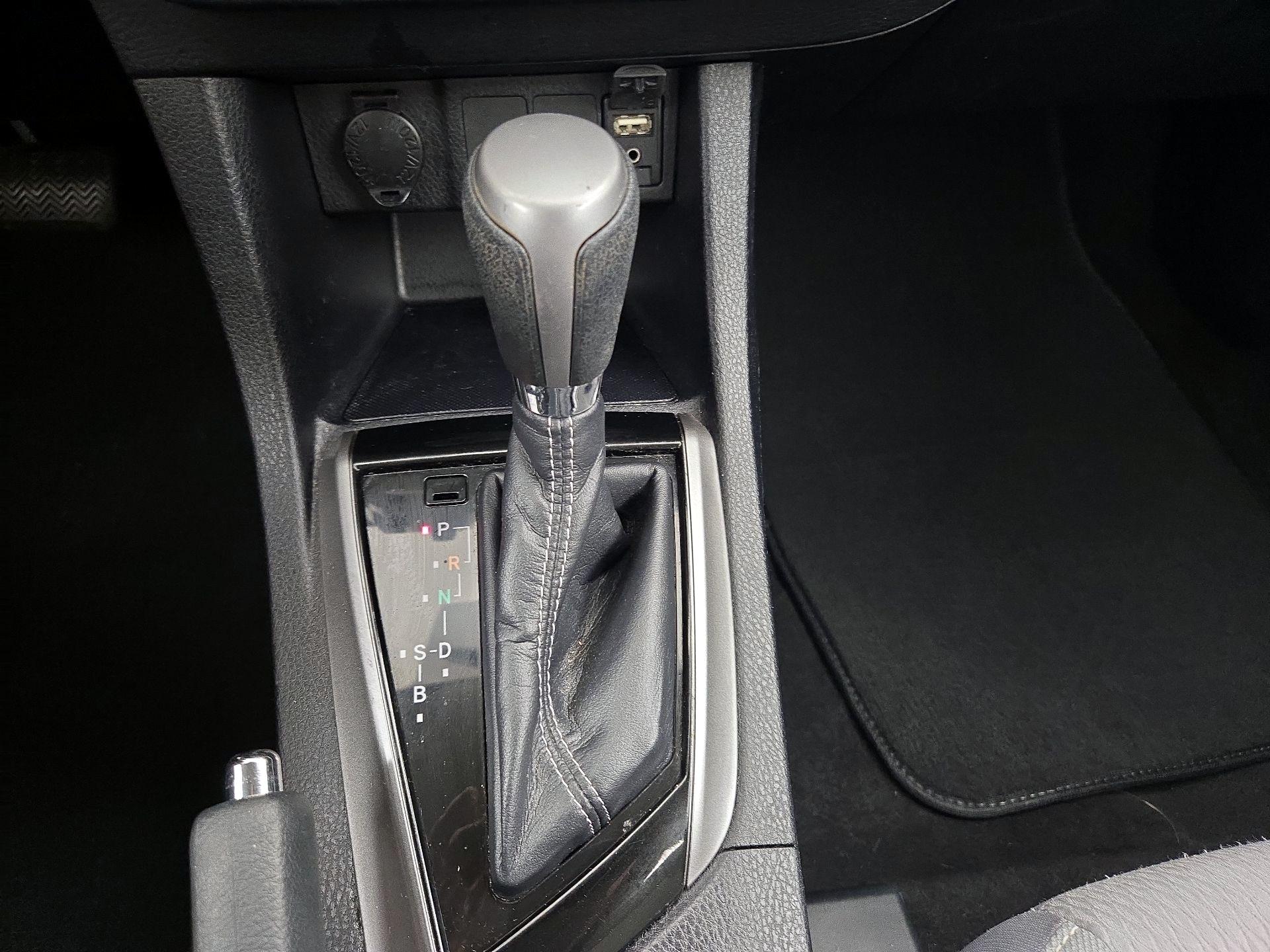 Thumbnail: 2014 Toyota Corolla - 17