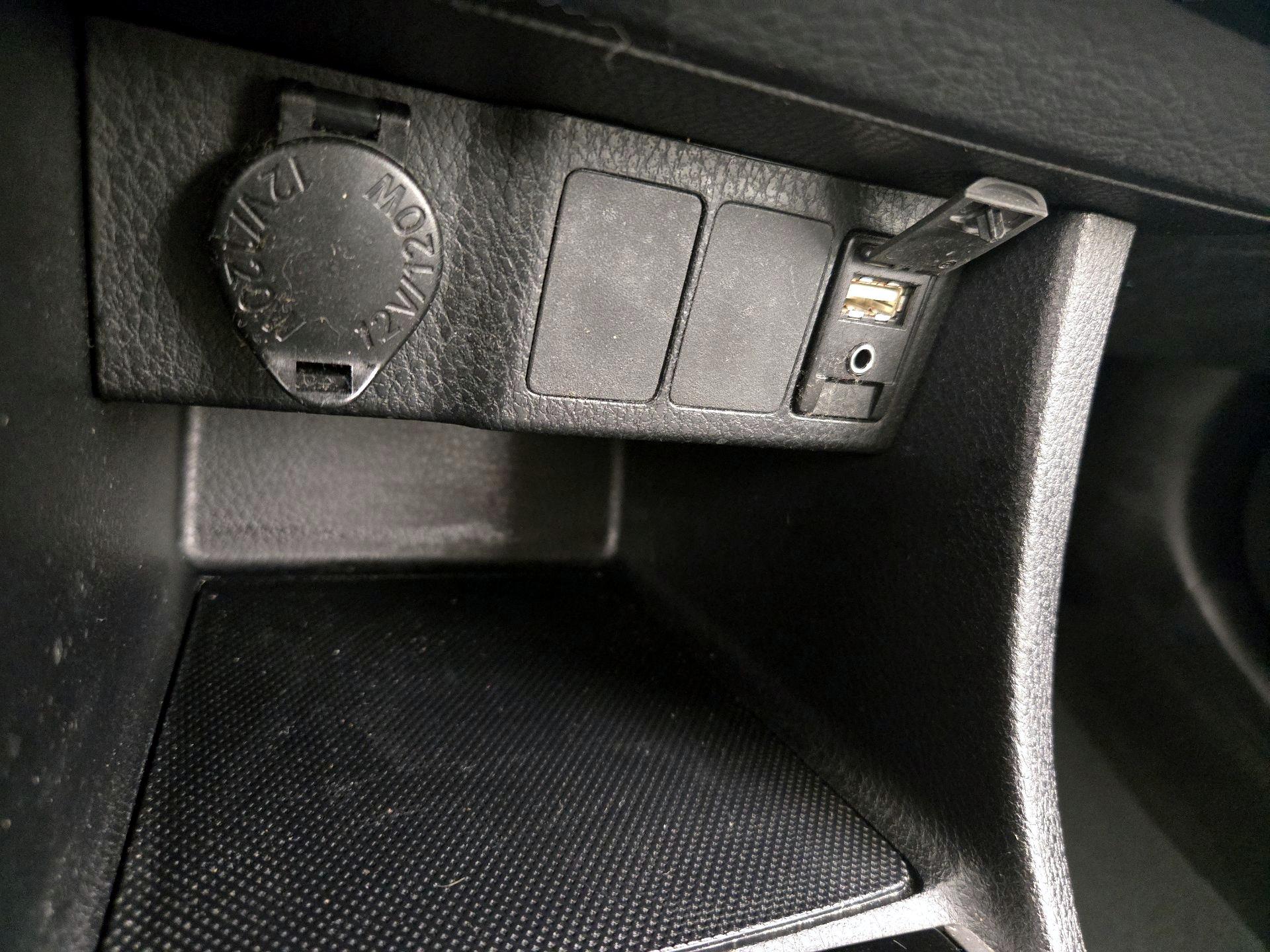 Thumbnail: 2014 Toyota Corolla - 18
