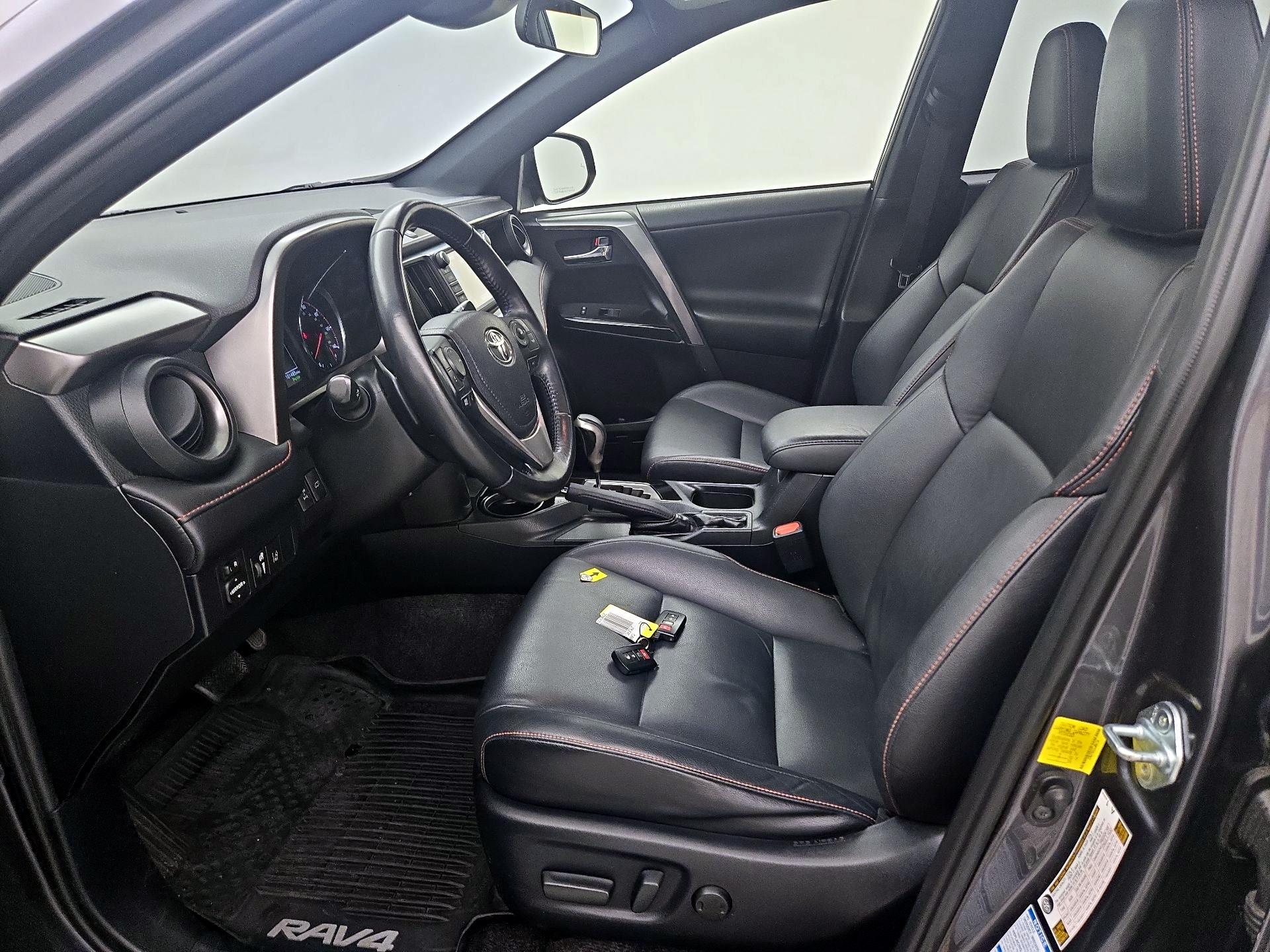 Thumbnail: 2016 Toyota RAV4 - 11
