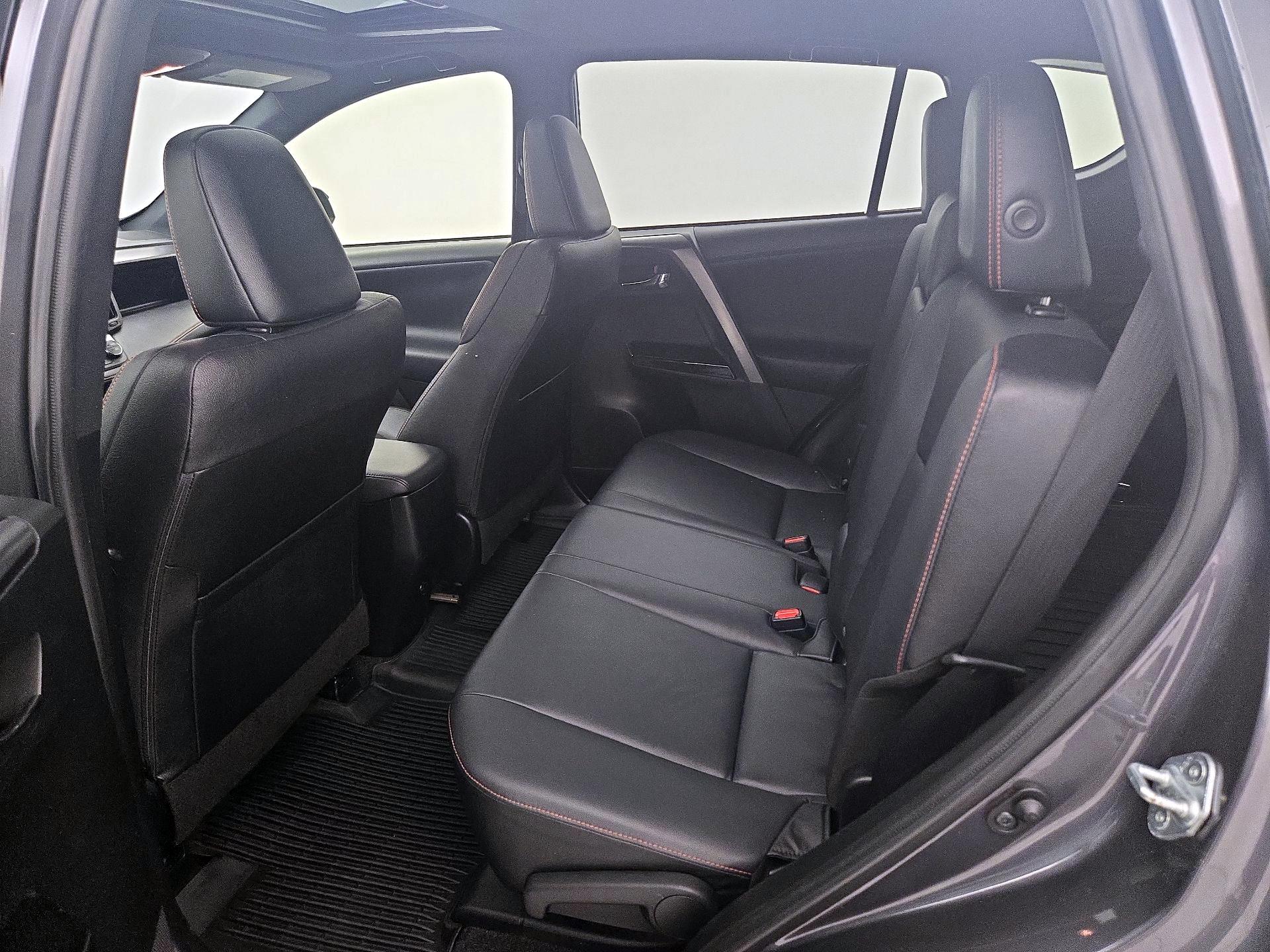 Thumbnail: 2016 Toyota RAV4 - 20
