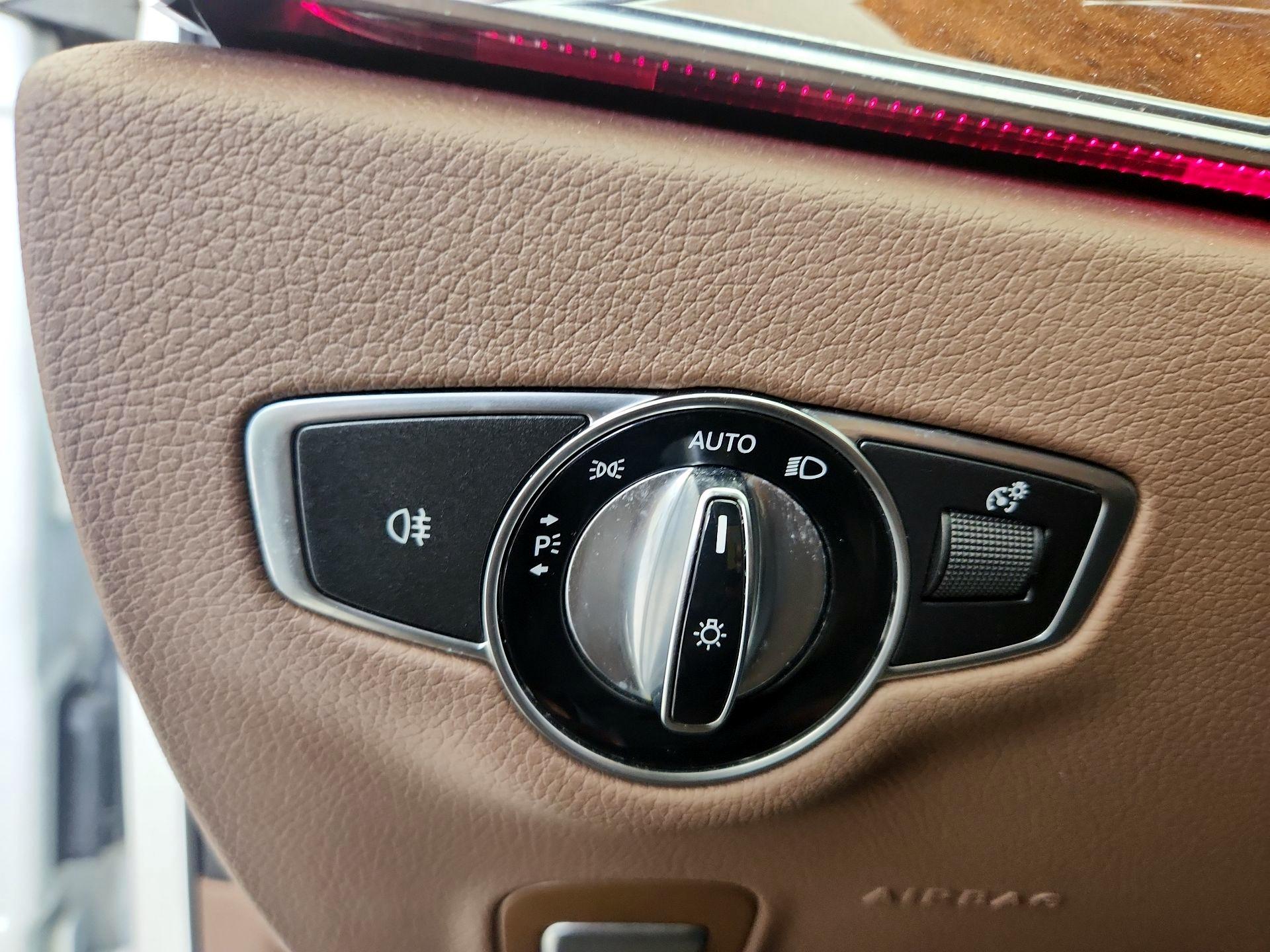 Thumbnail: 2019 Mercedes-Benz E-Class - 13