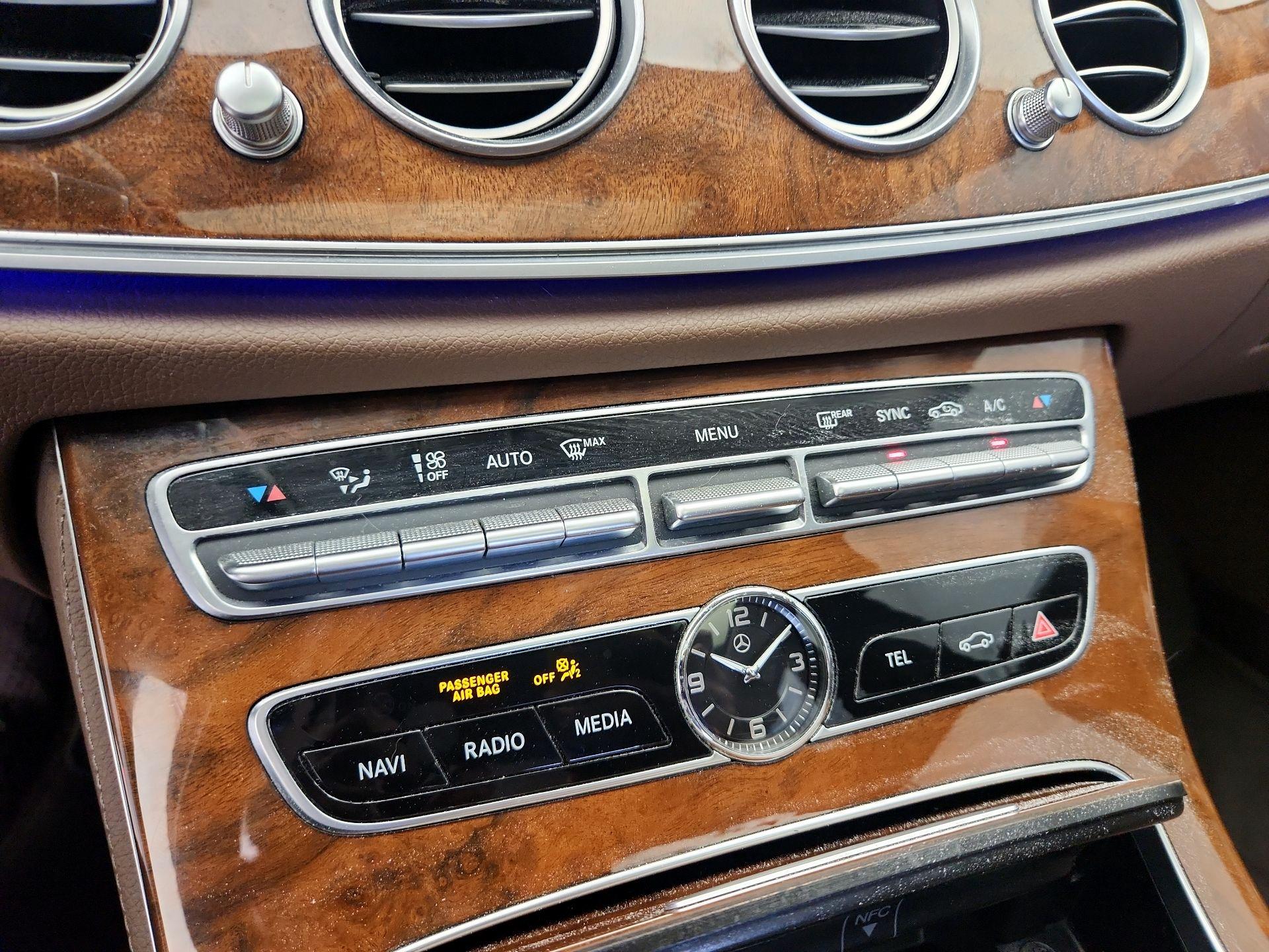 Thumbnail: 2019 Mercedes-Benz E-Class - 16