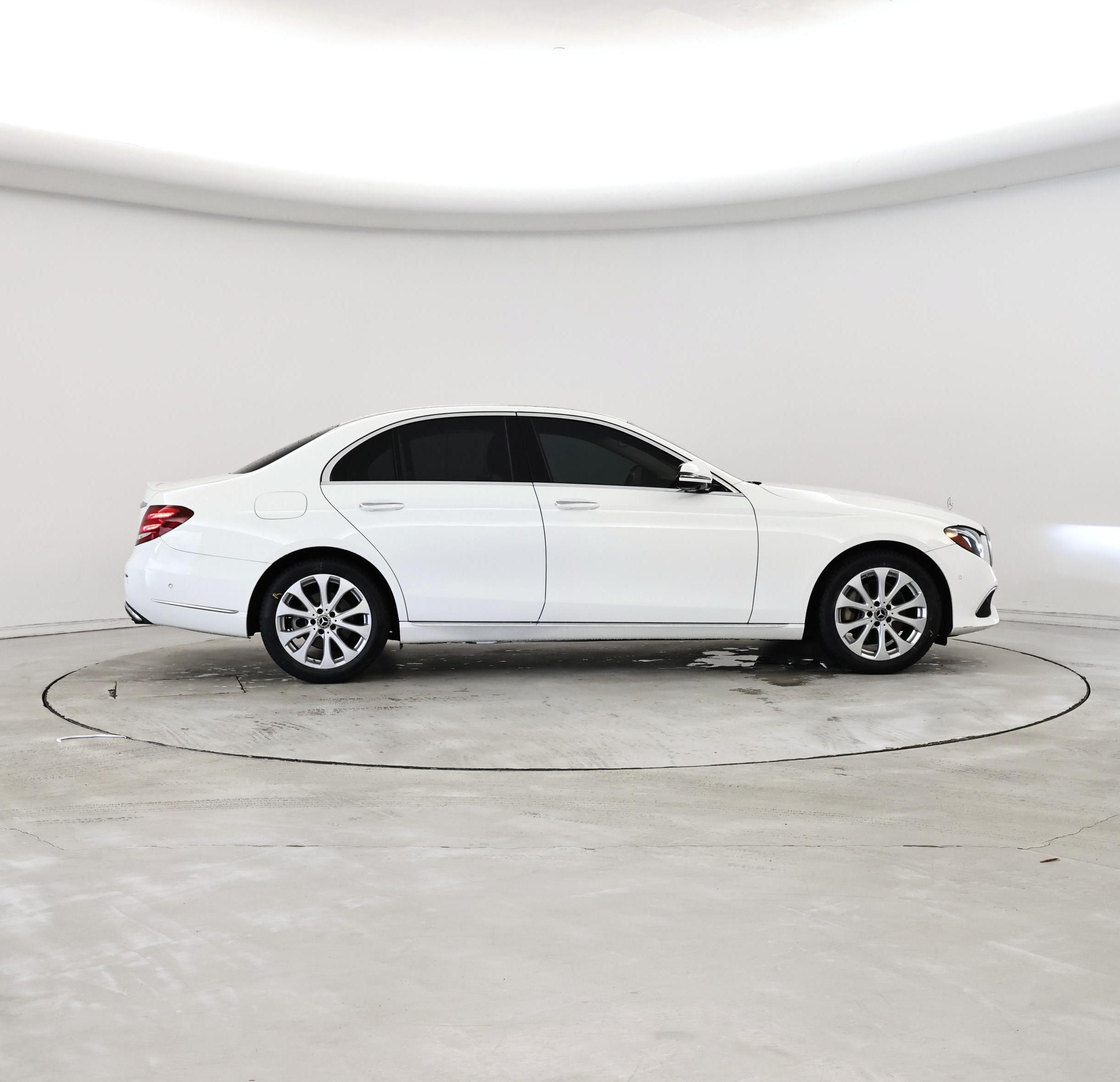 Thumbnail: 2019 Mercedes-Benz E-Class - 7