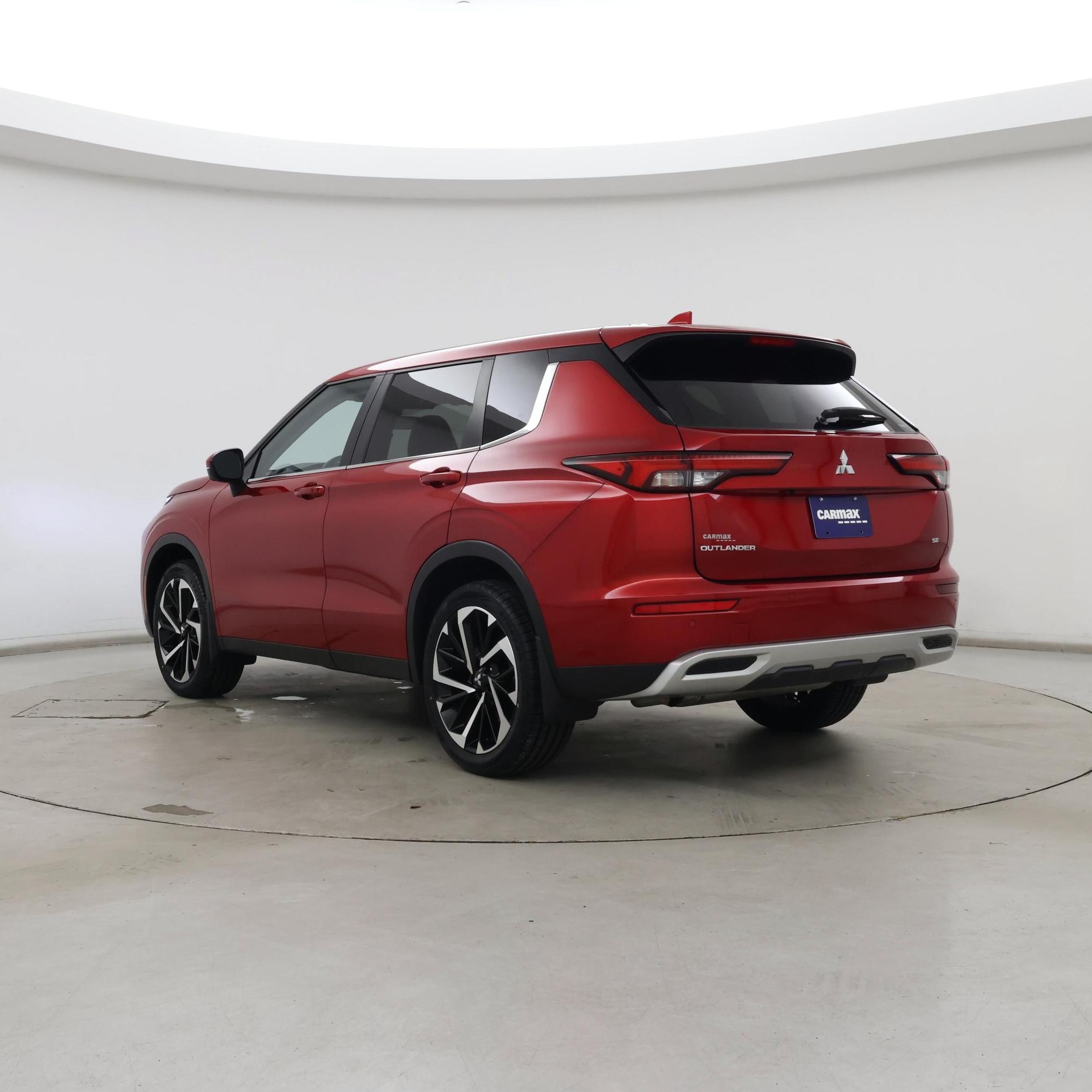 Thumbnail: 2024 Mitsubishi Outlander - 2