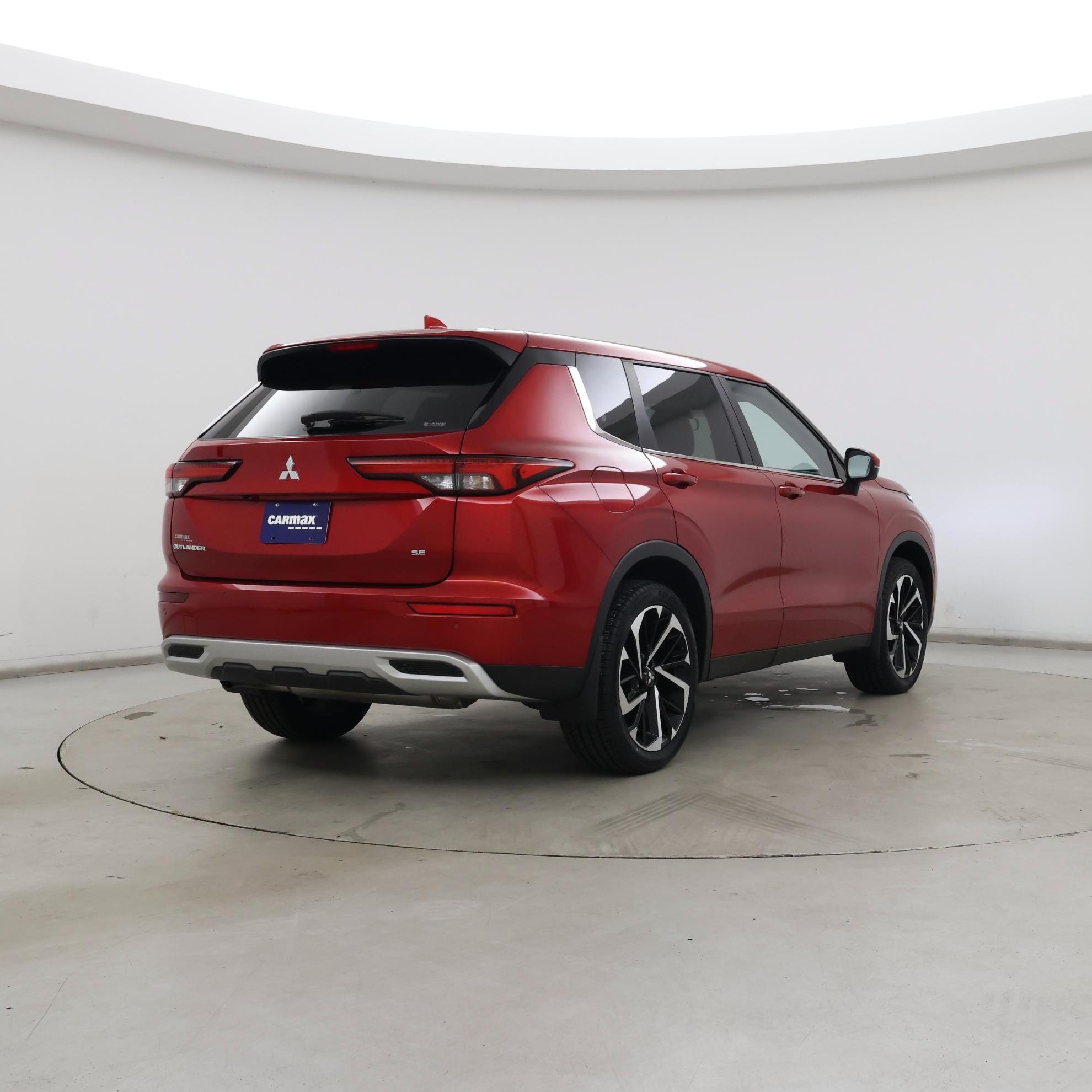 Thumbnail: 2024 Mitsubishi Outlander - 8