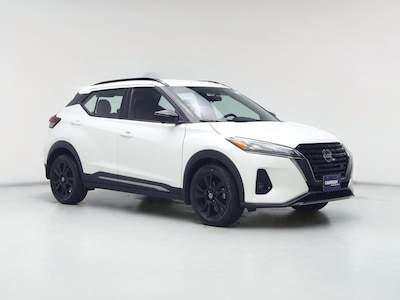 White 2021 Nissan Kicks SR