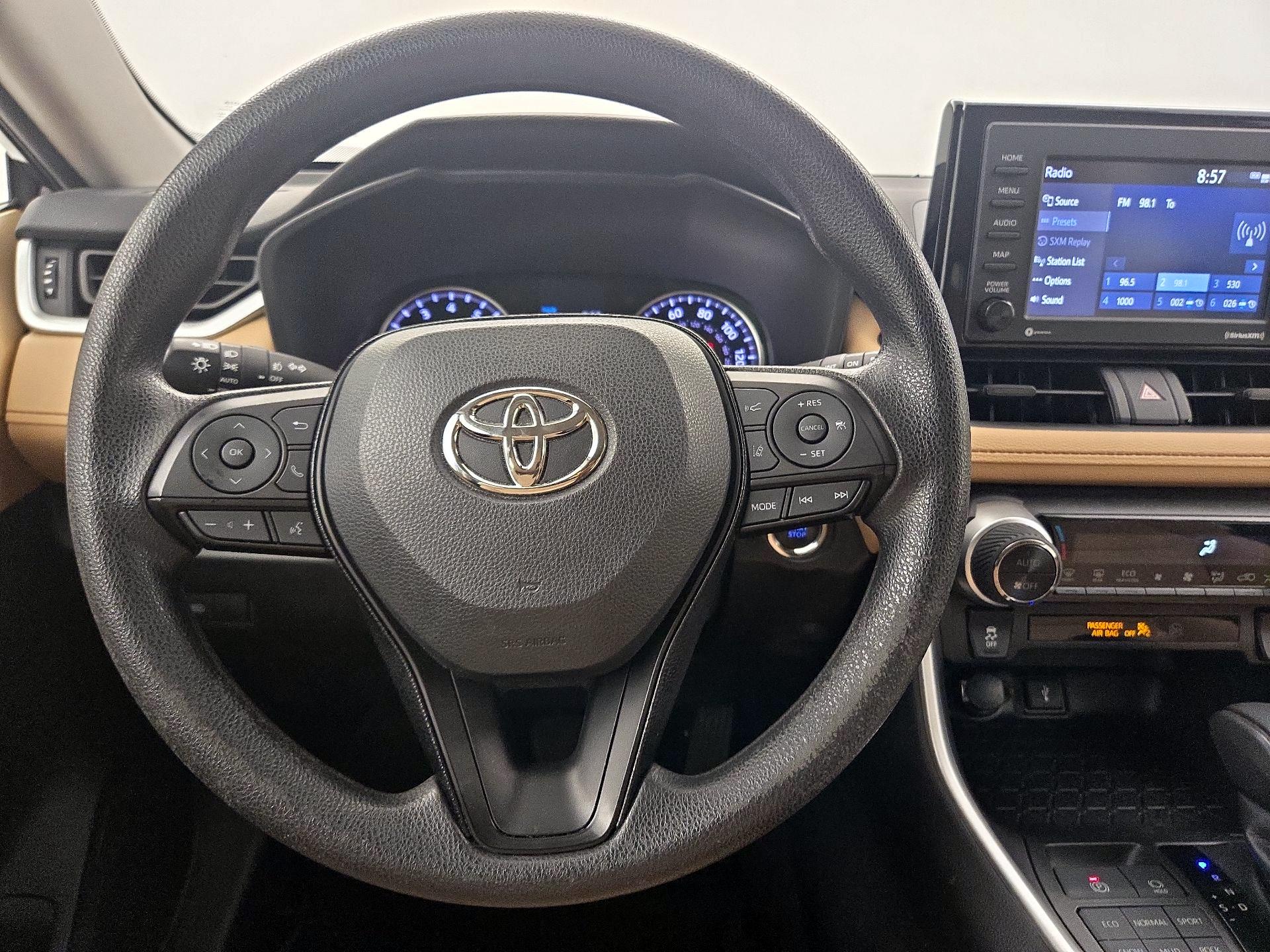 Thumbnail: 2021 Toyota RAV4 - 10