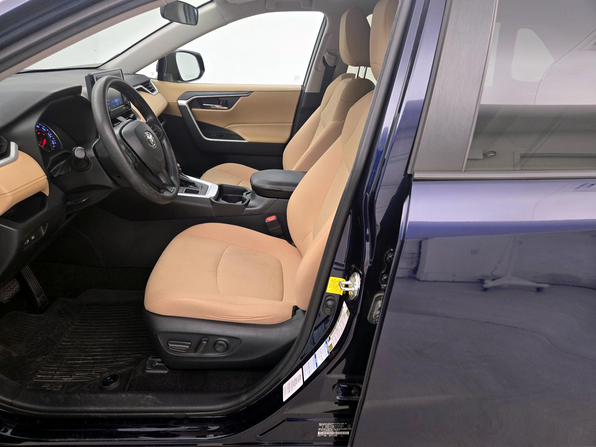 Thumbnail: 2021 Toyota RAV4 - 11