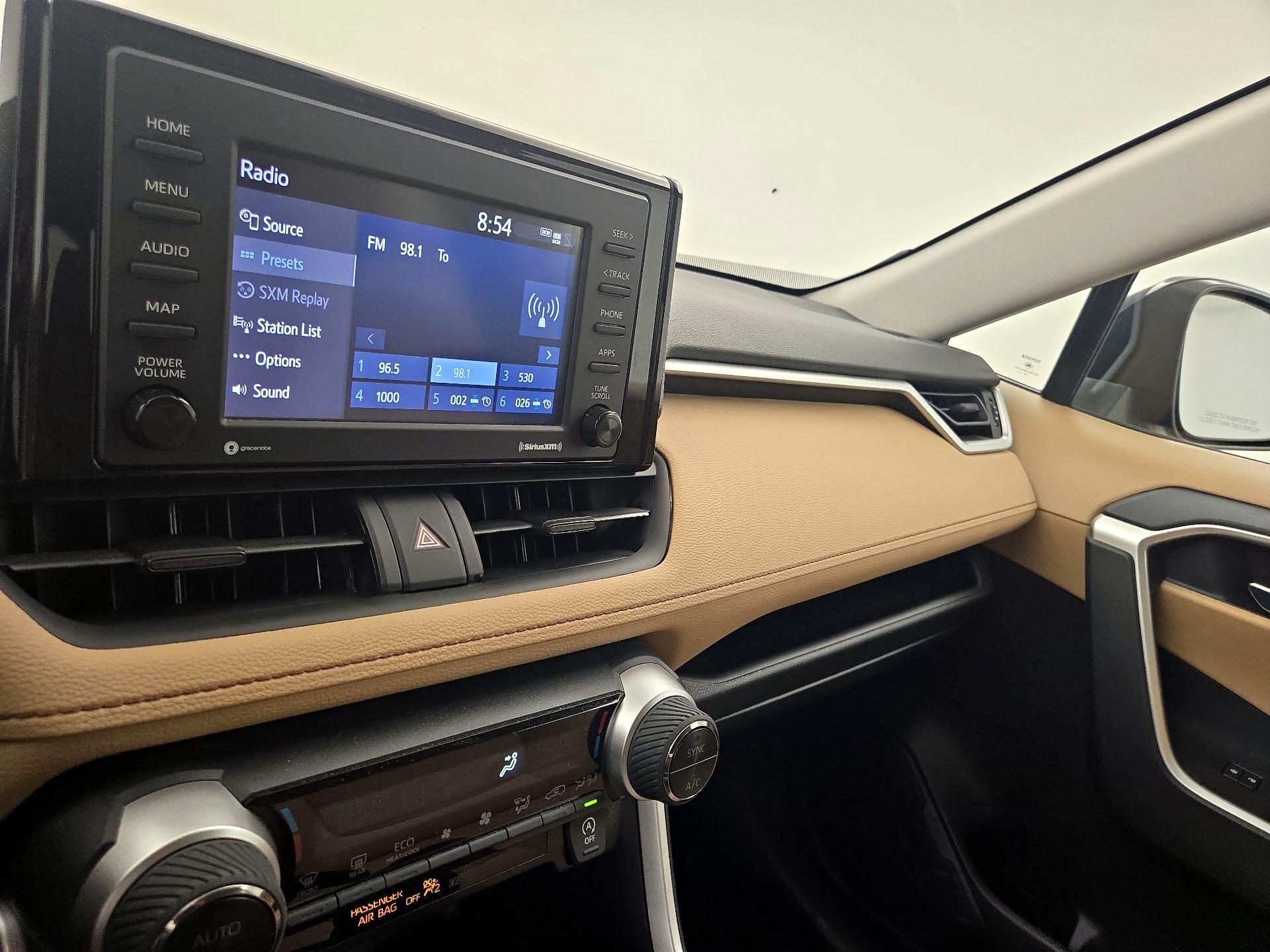 Thumbnail: 2021 Toyota RAV4 - 15