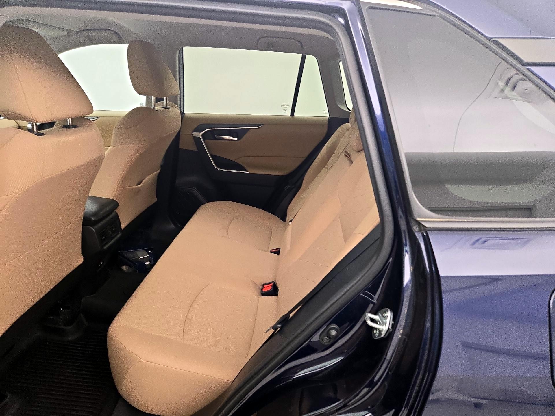 Thumbnail: 2021 Toyota RAV4 - 19