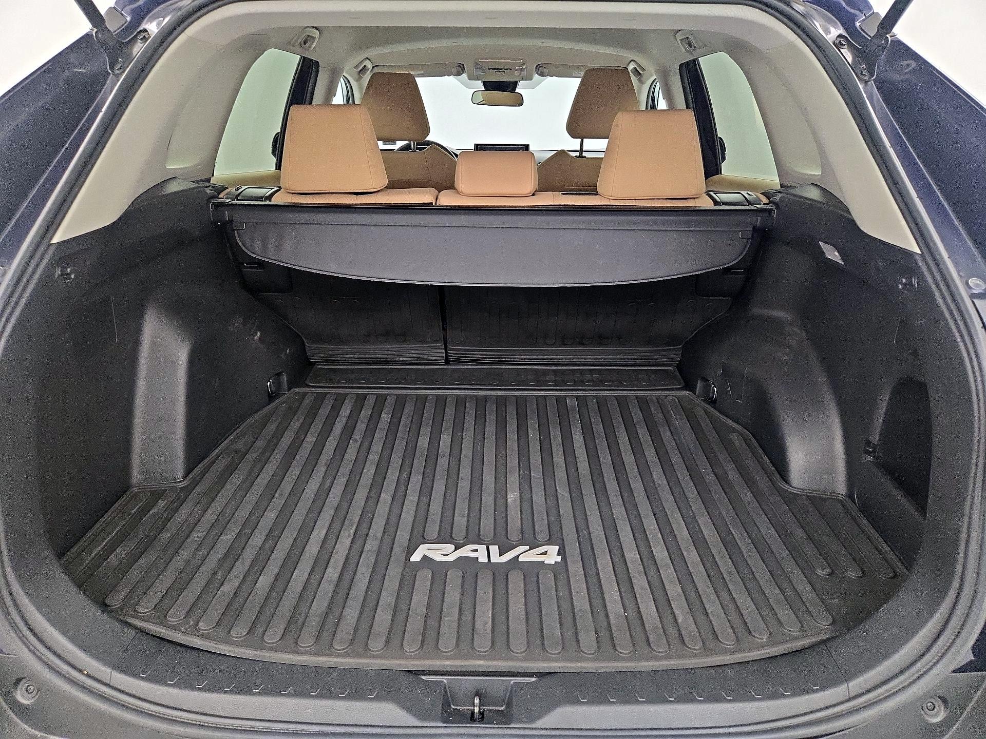 Thumbnail: 2021 Toyota RAV4 - 20