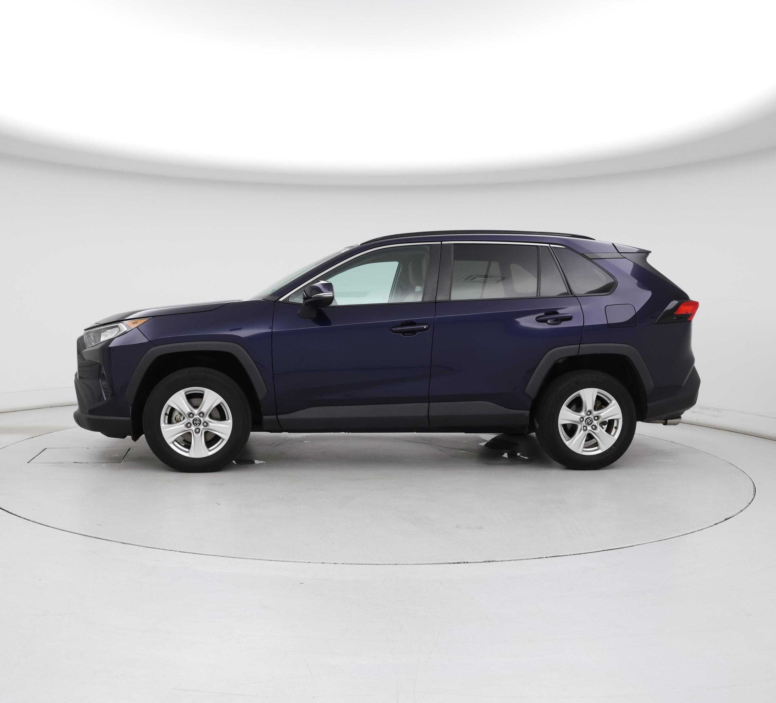 Thumbnail: 2021 Toyota RAV4 - 3