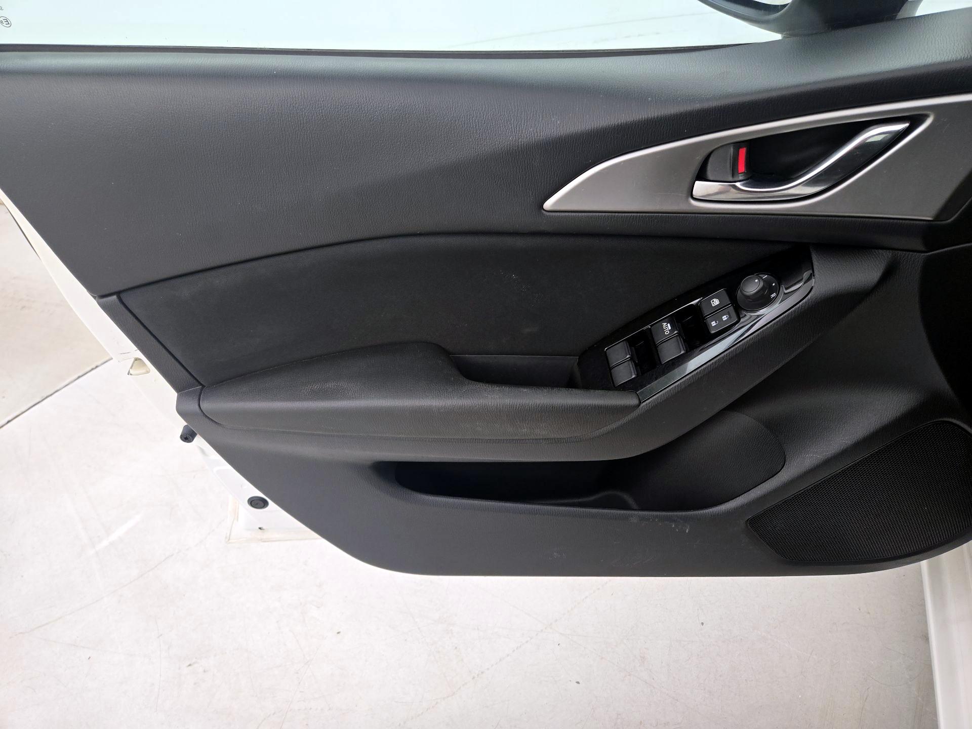 Thumbnail: 2018 Mazda Mazda3 - 12