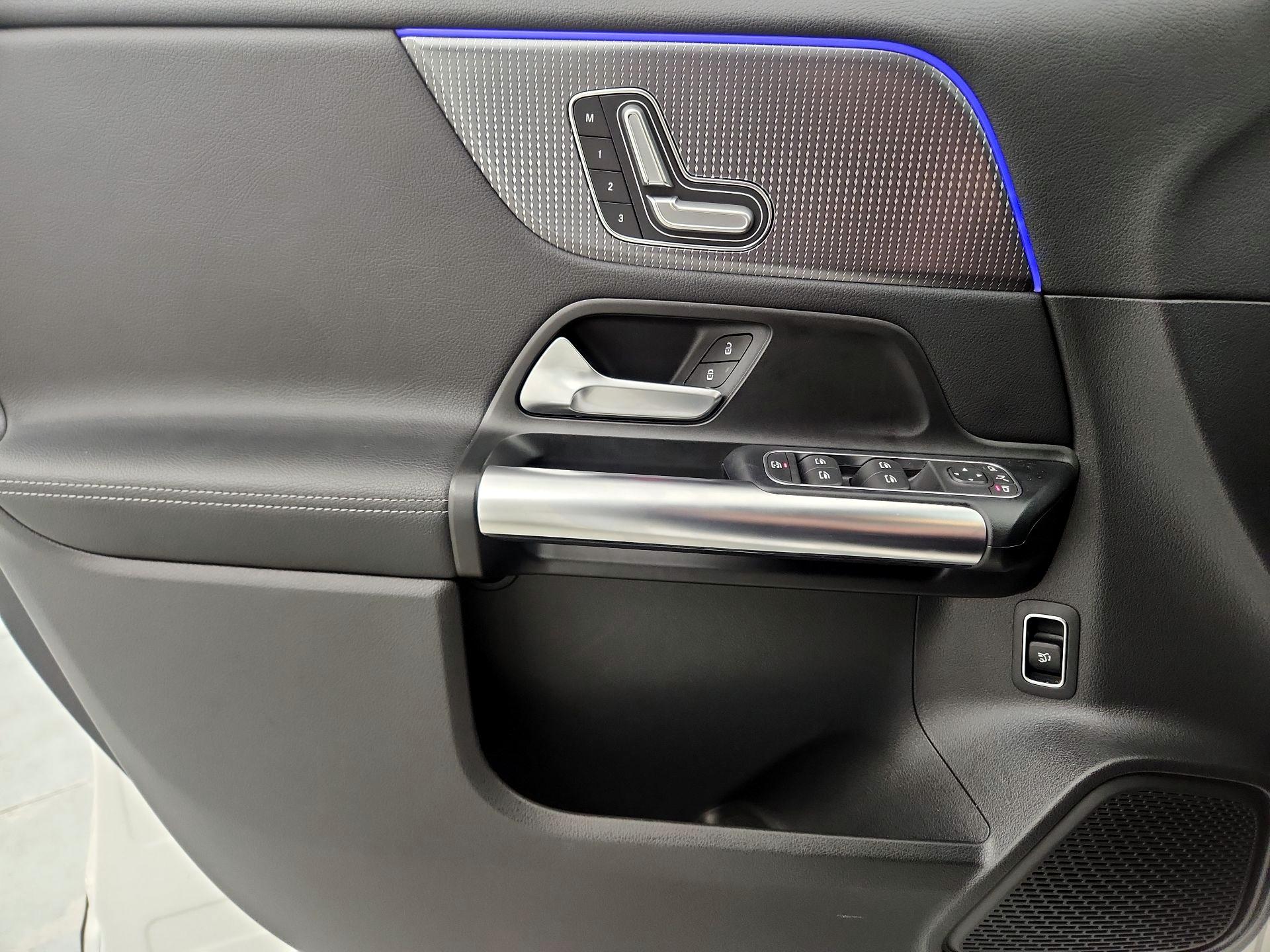 Thumbnail: 2023 Mercedes-Benz GLA - 12