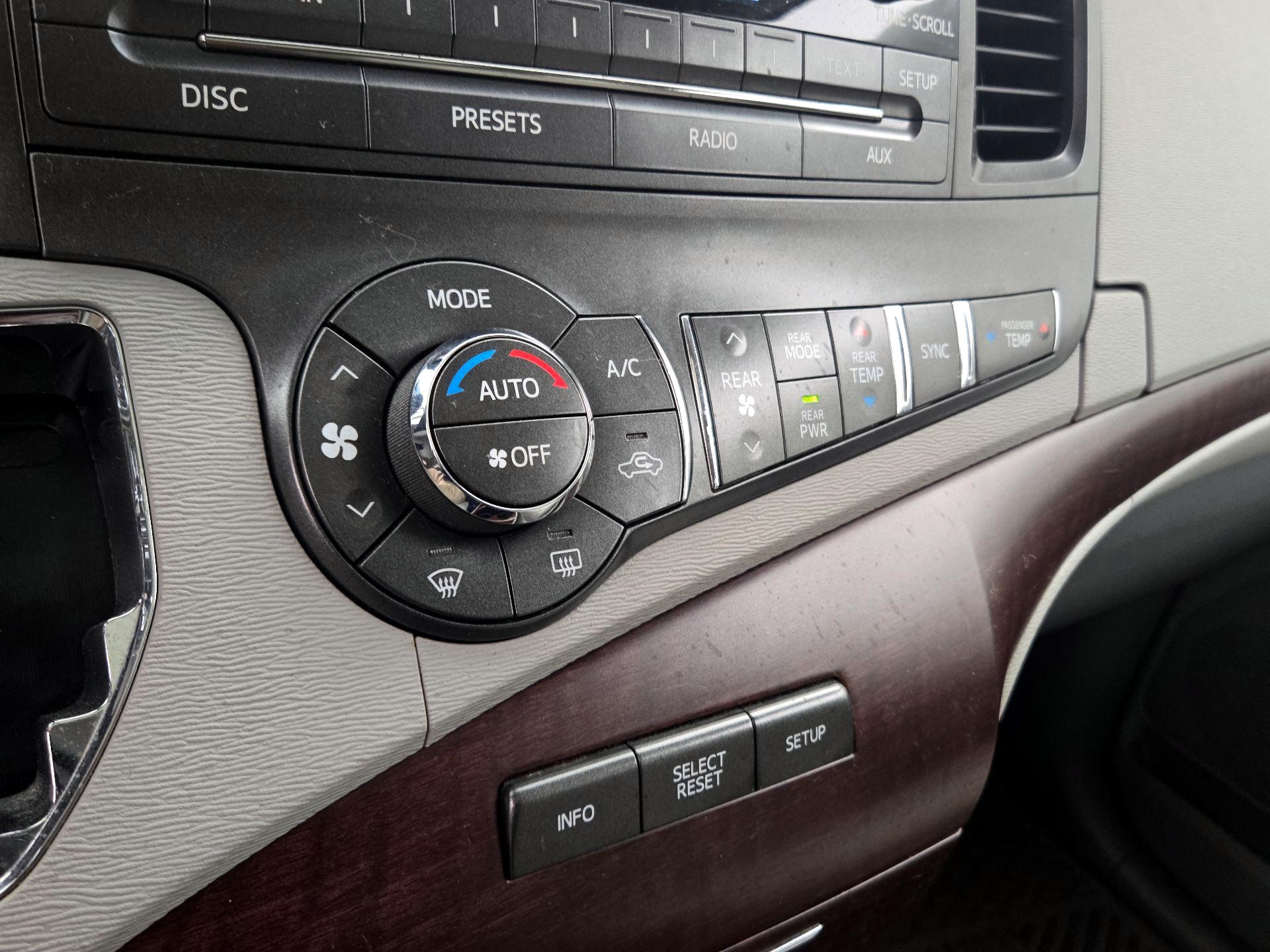 Thumbnail: 2013 Toyota Sienna - 16