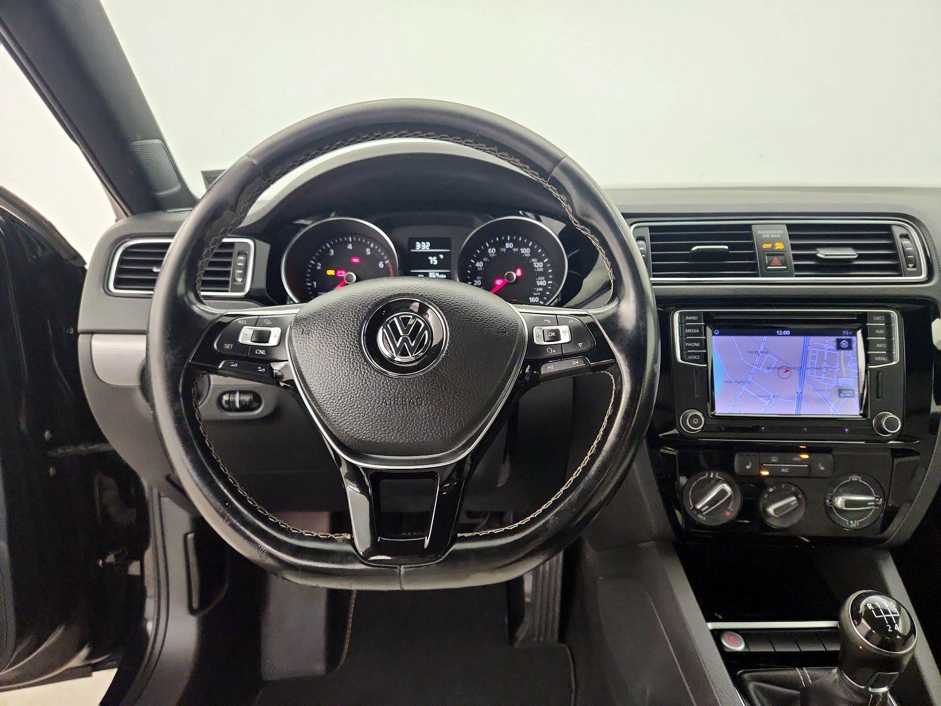 Thumbnail: 2016 Volkswagen Jetta - 10