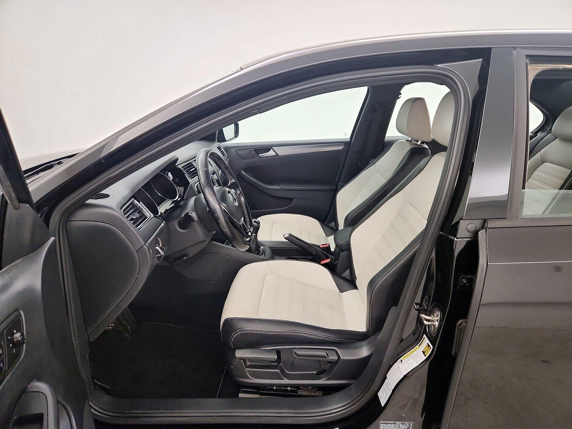 Thumbnail: 2016 Volkswagen Jetta - 11
