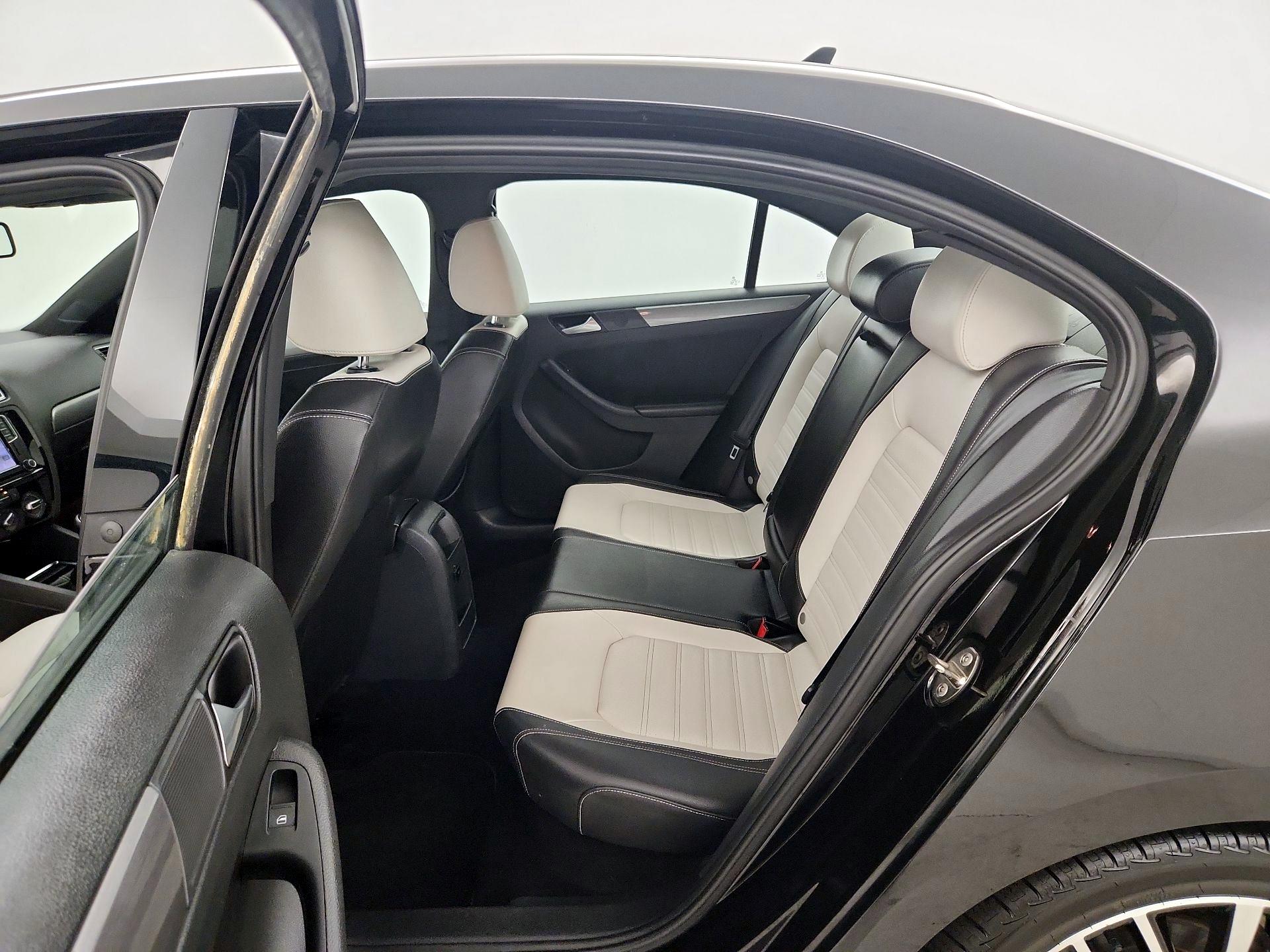 Thumbnail: 2016 Volkswagen Jetta - 20