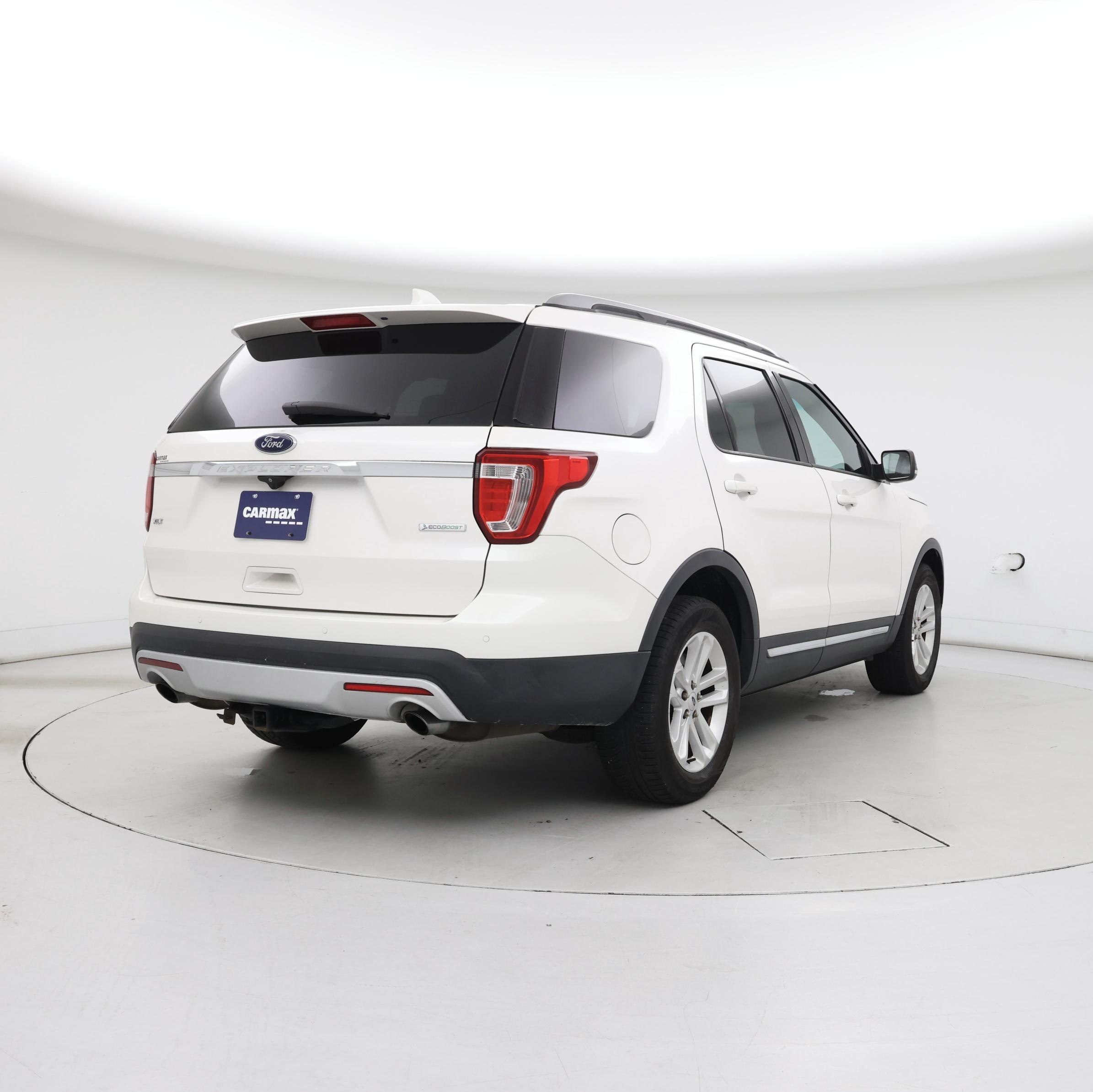 Thumbnail: 2017 Ford Explorer - 8