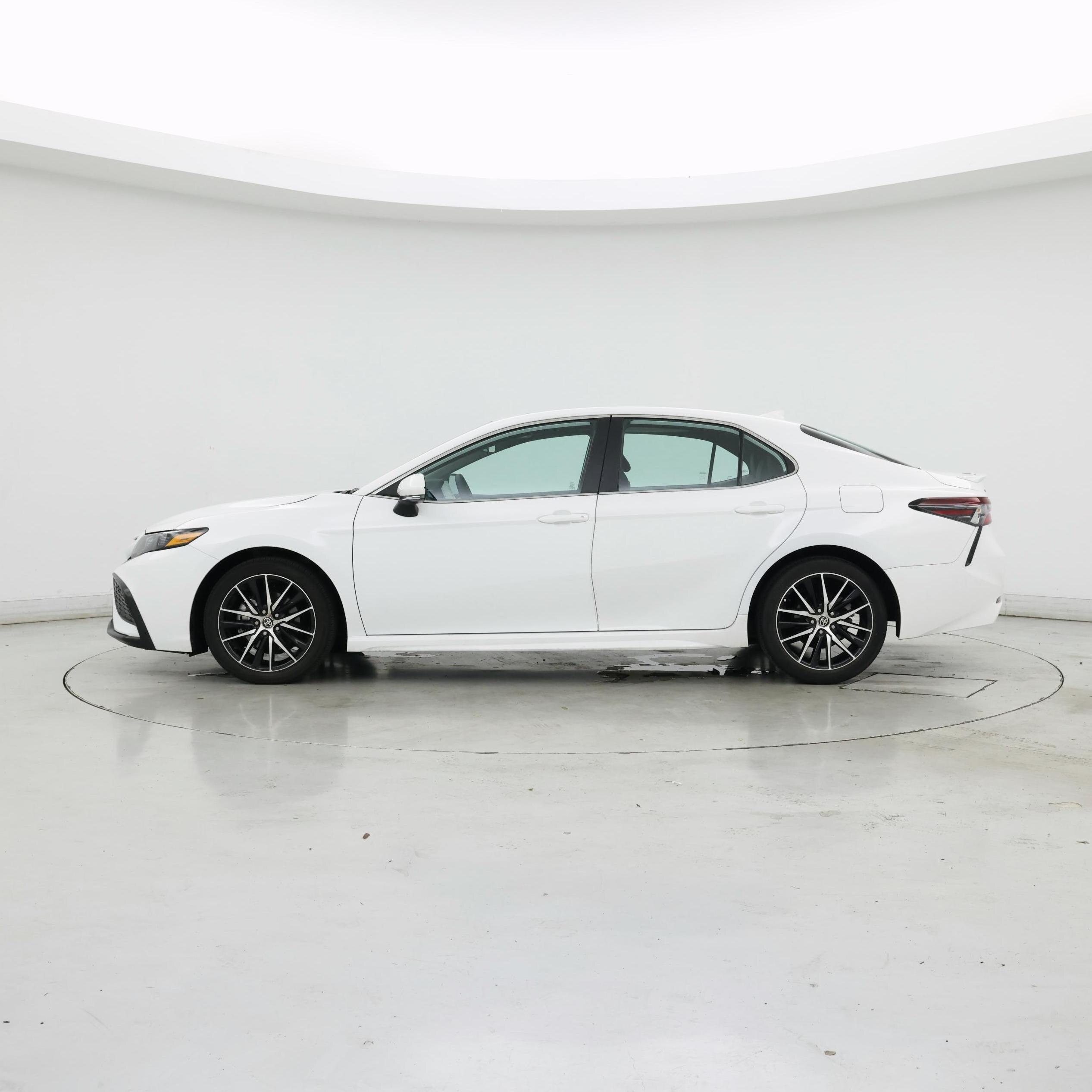 Thumbnail: 2023 Toyota Camry - 3