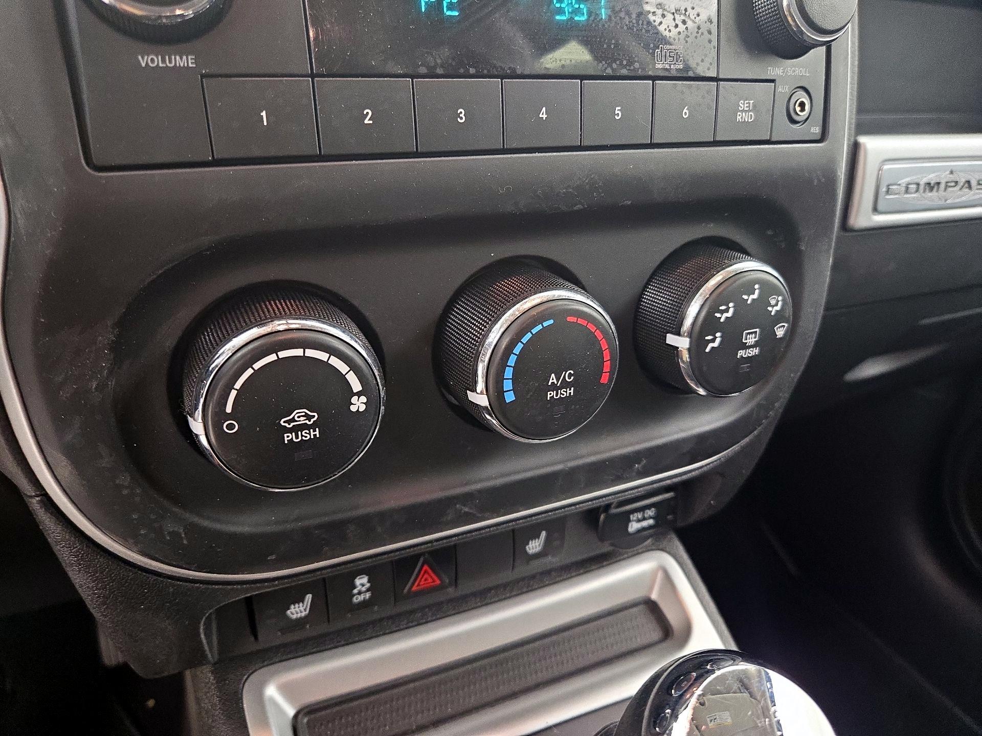 Thumbnail: 2014 Jeep Compass - 14