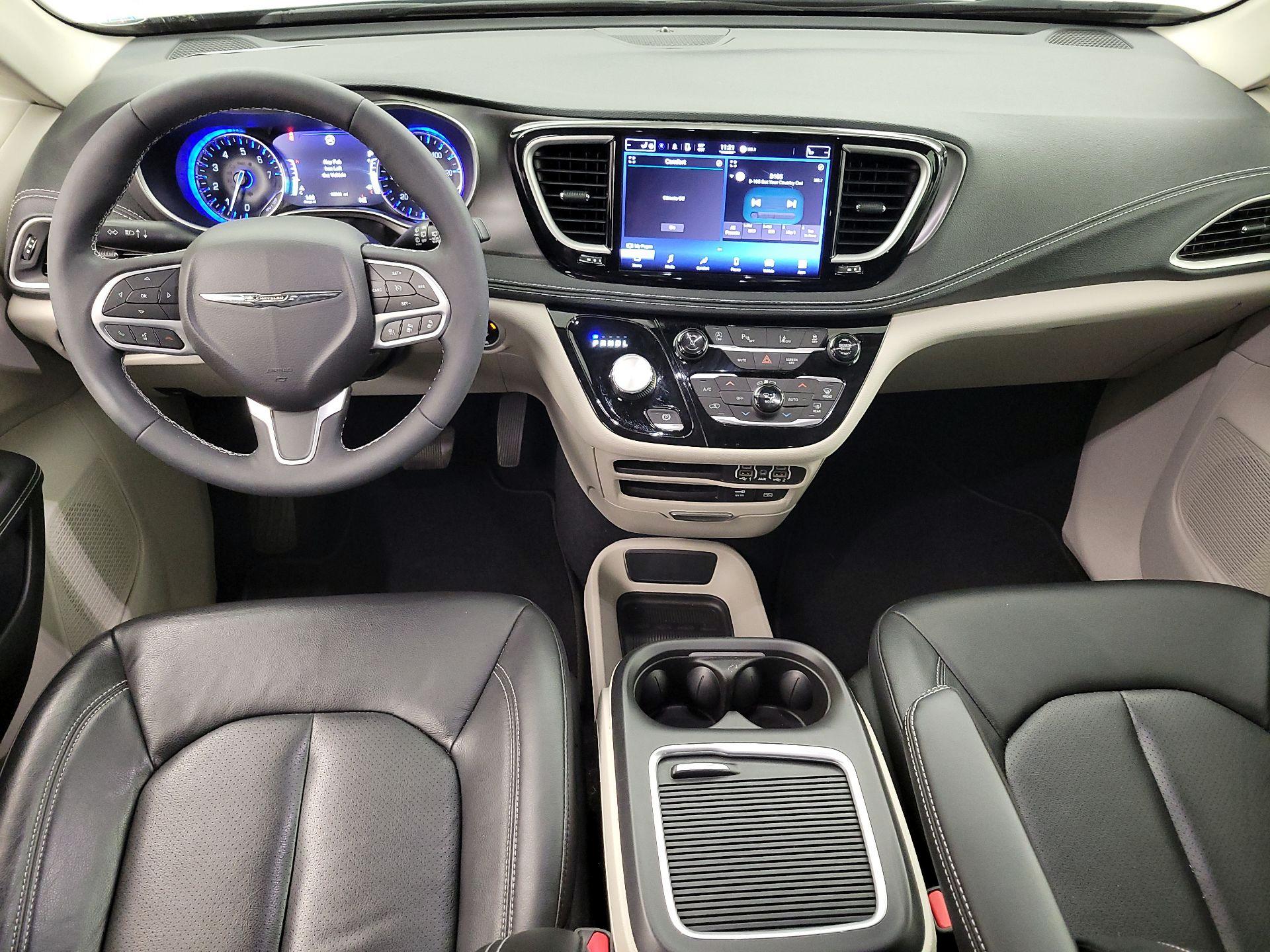 Thumbnail: 2022 Chrysler Pacifica - 9