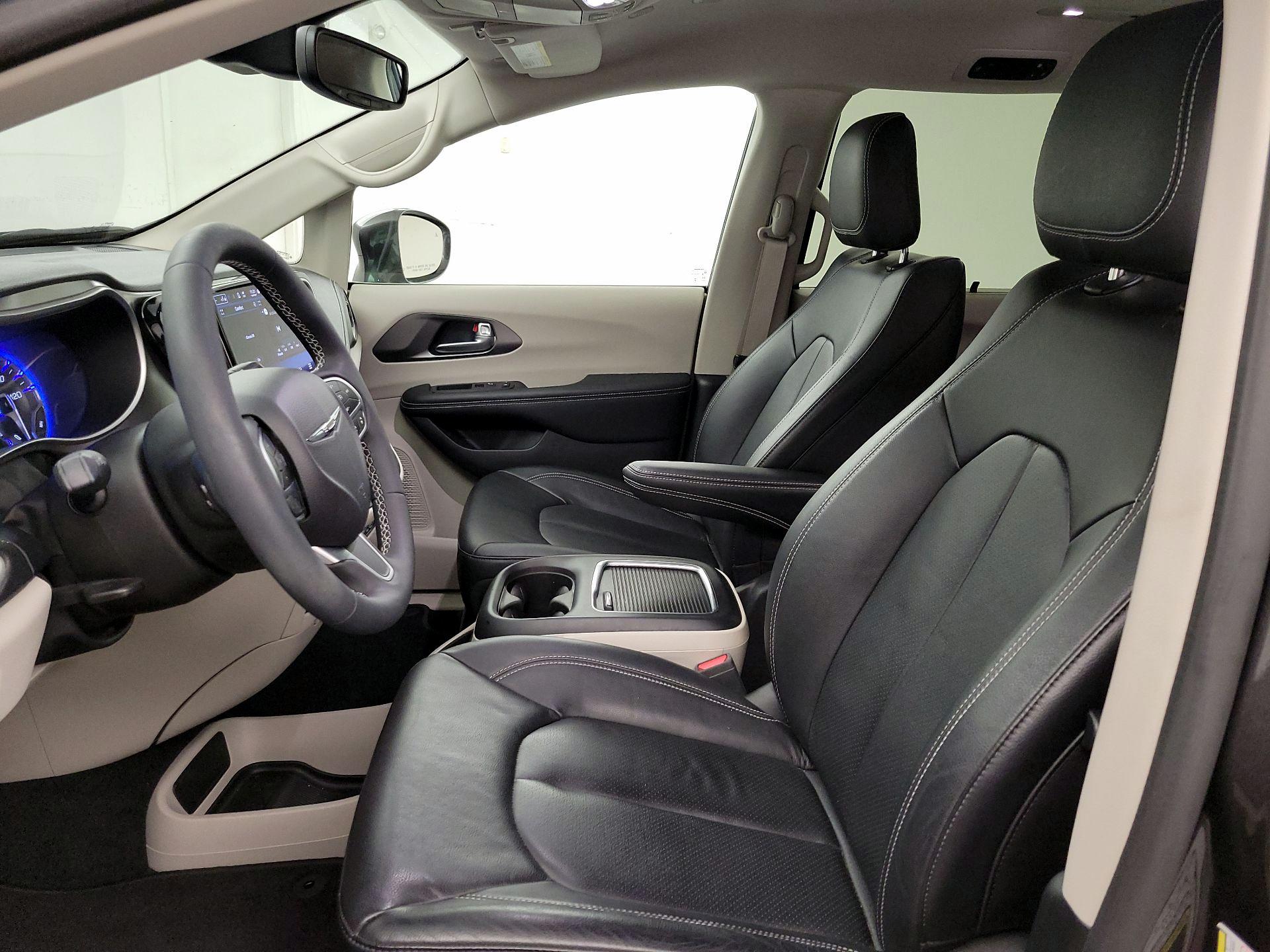 Thumbnail: 2022 Chrysler Pacifica - 11