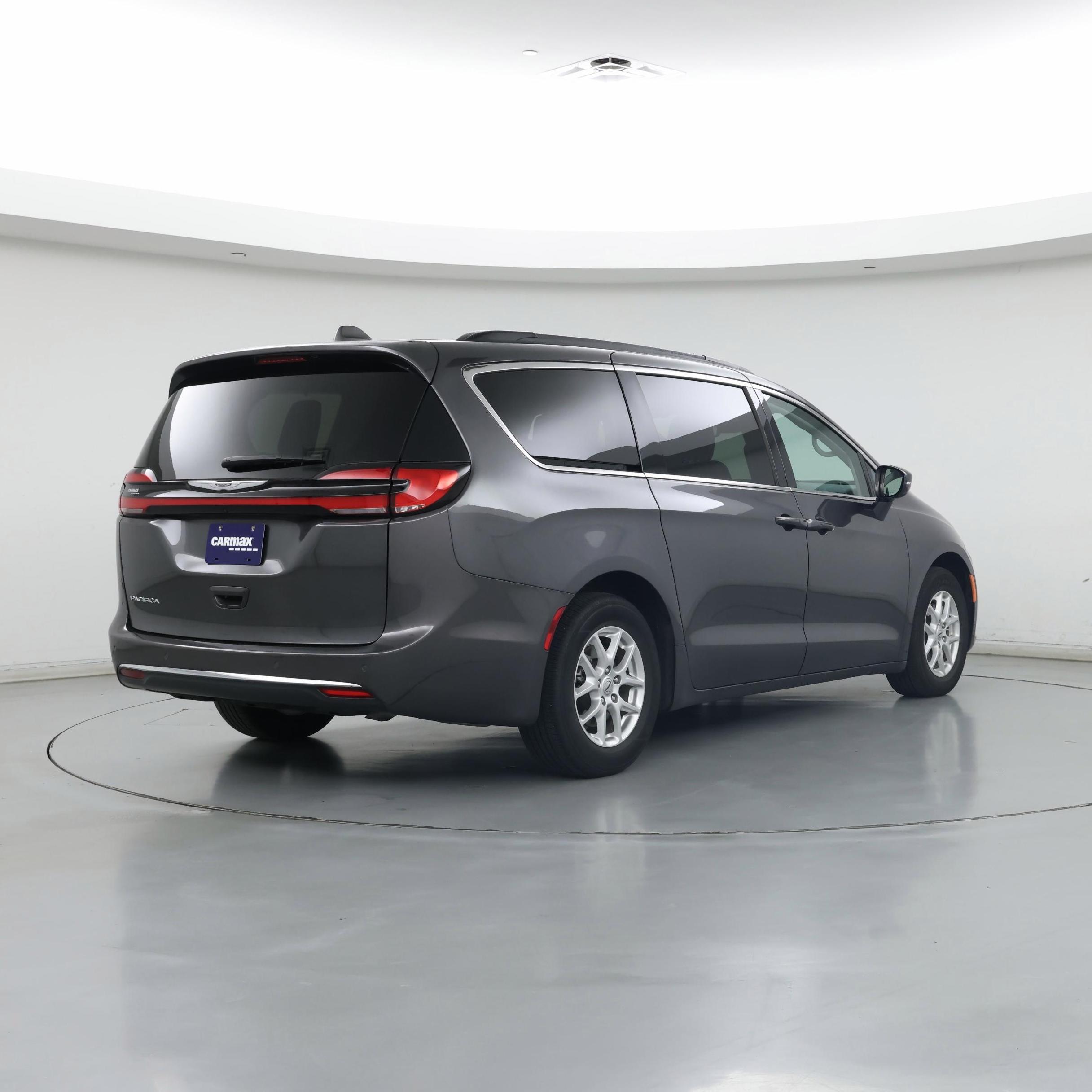 Thumbnail: 2022 Chrysler Pacifica - 8
