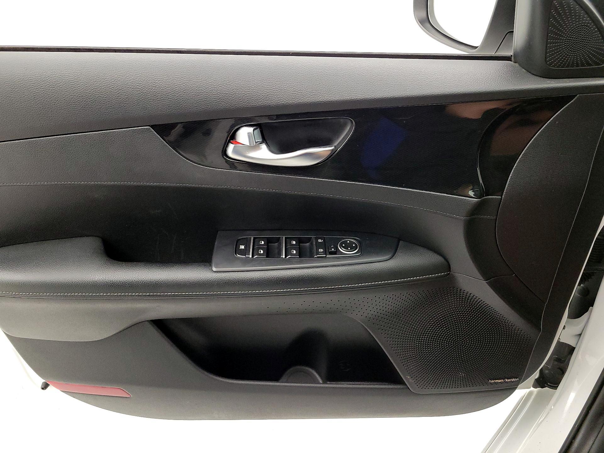 Thumbnail: 2021 Kia Forte - 12