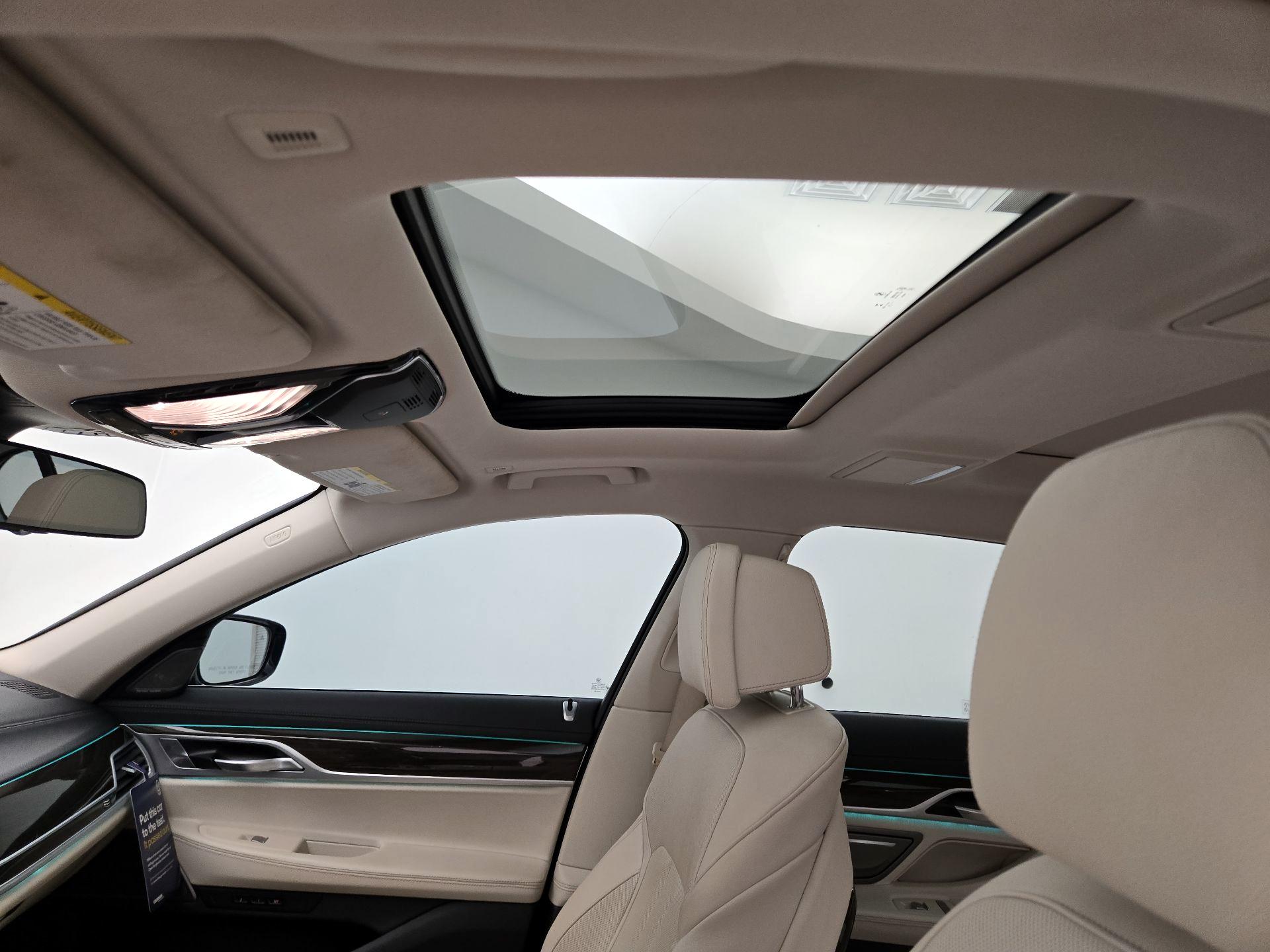 Thumbnail: 2021 BMW 7 Series - 20