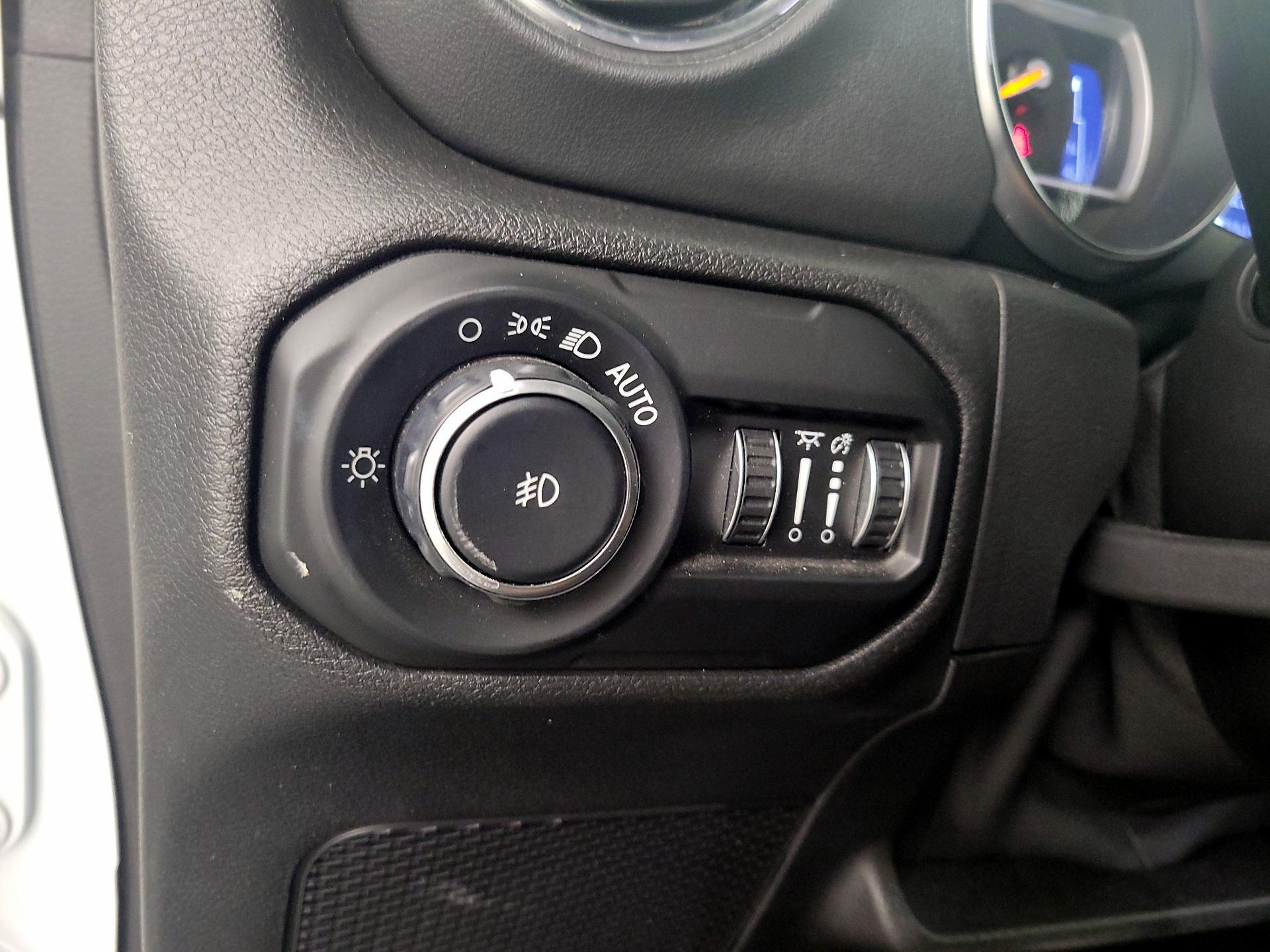 Thumbnail: 2021 Jeep Wrangler - 13