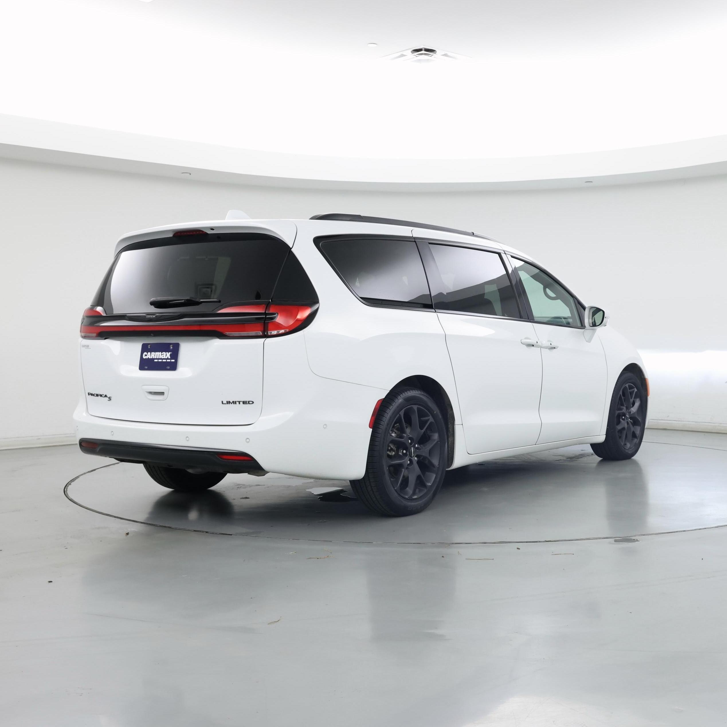 Thumbnail: 2022 Chrysler Pacifica - 8