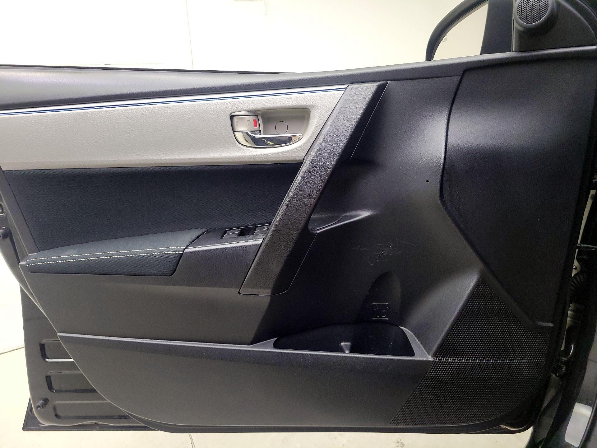 Thumbnail: 2015 Toyota Corolla - 12